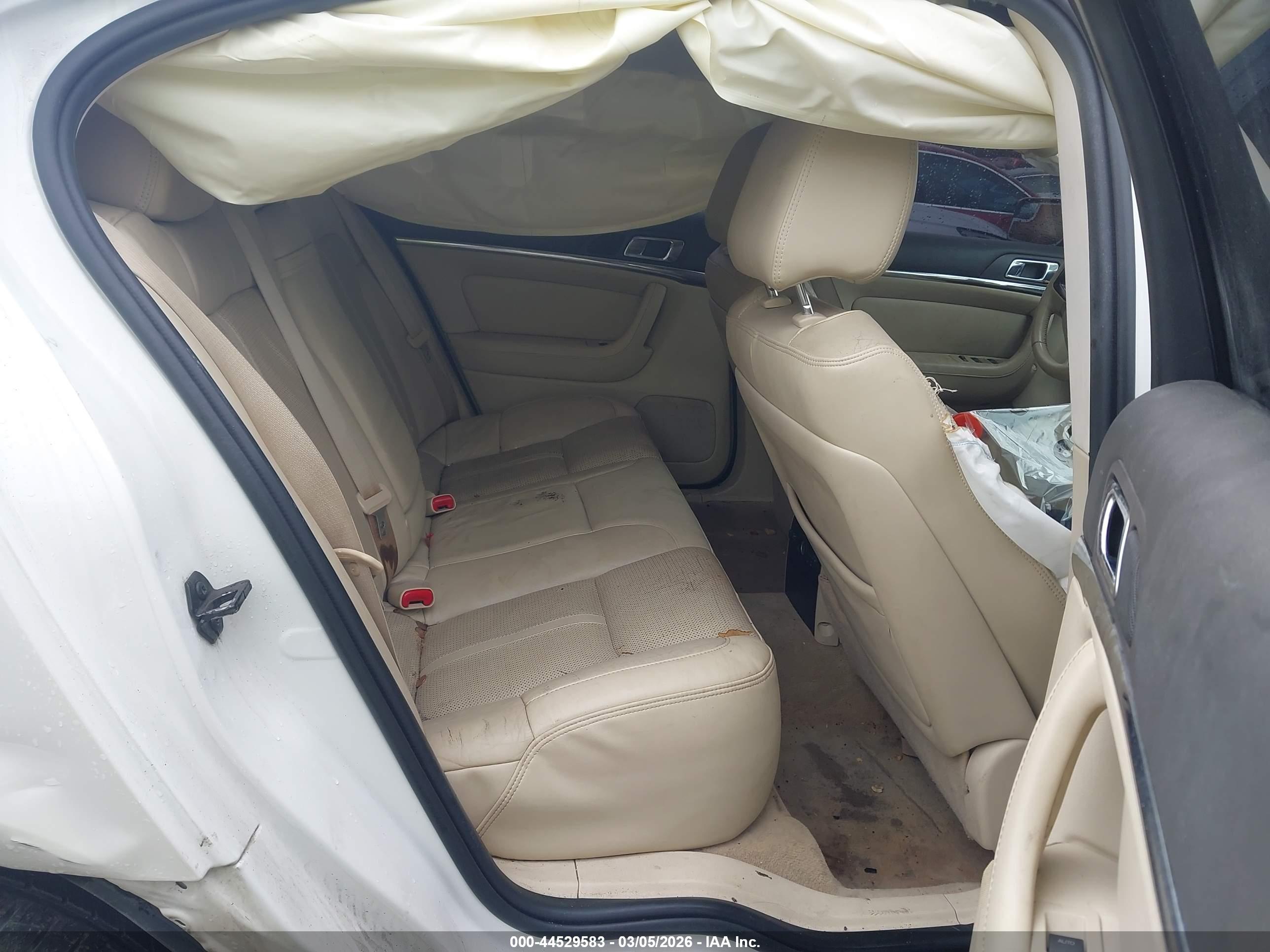 LINCOLN MKS image 8