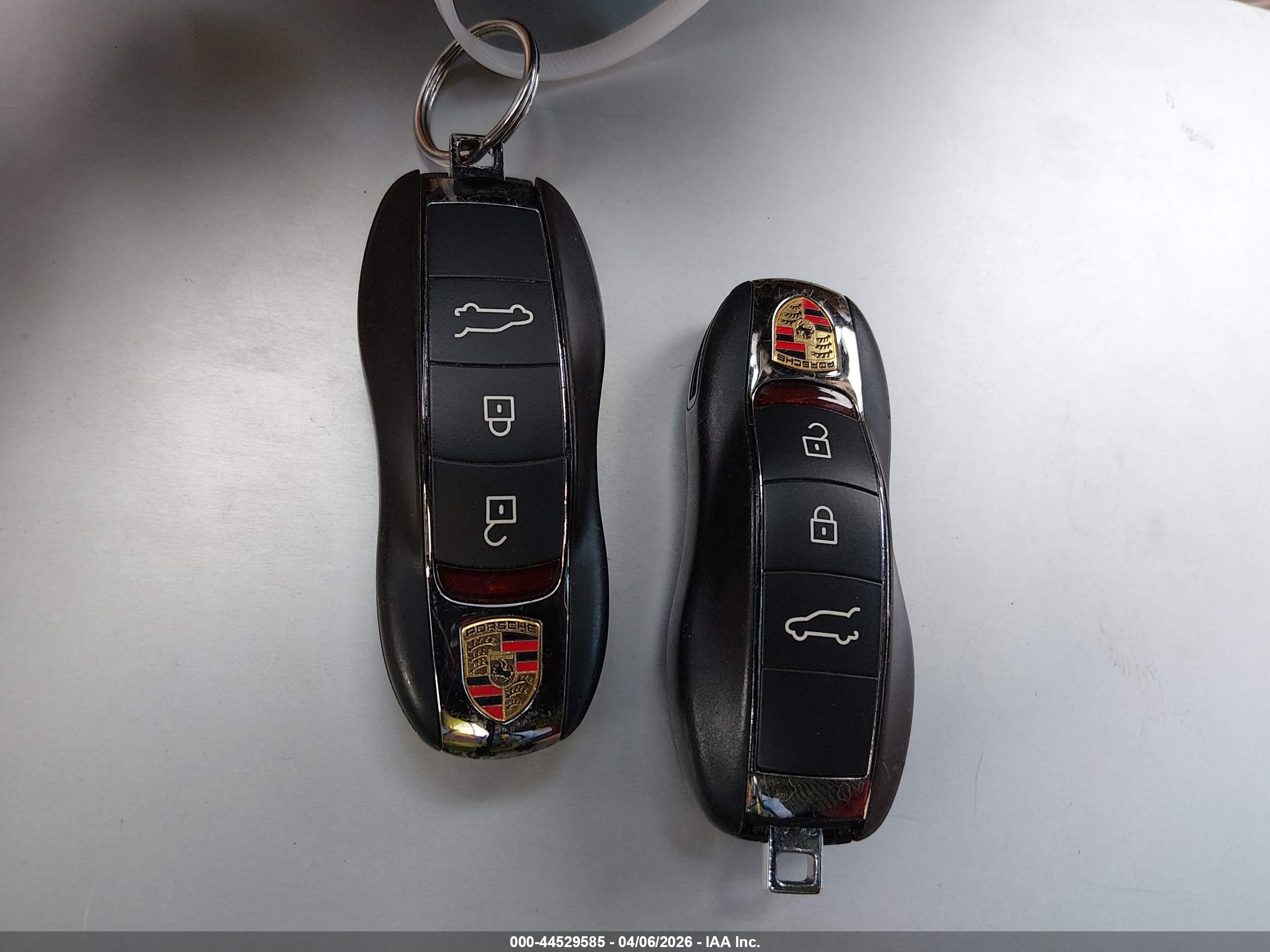 PORSCHE MACAN image 11