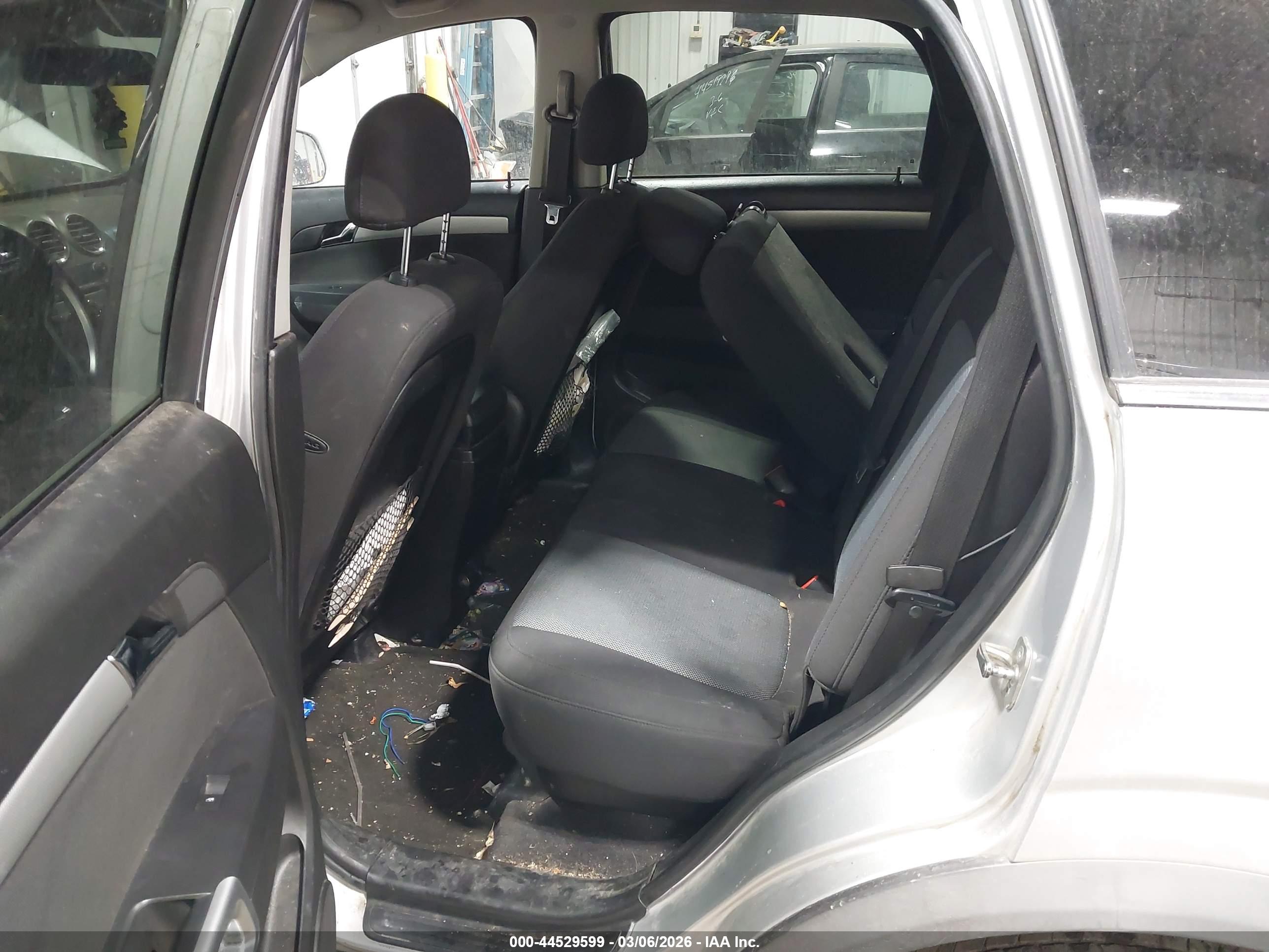 CHEVROLET CAPTIVA image 8