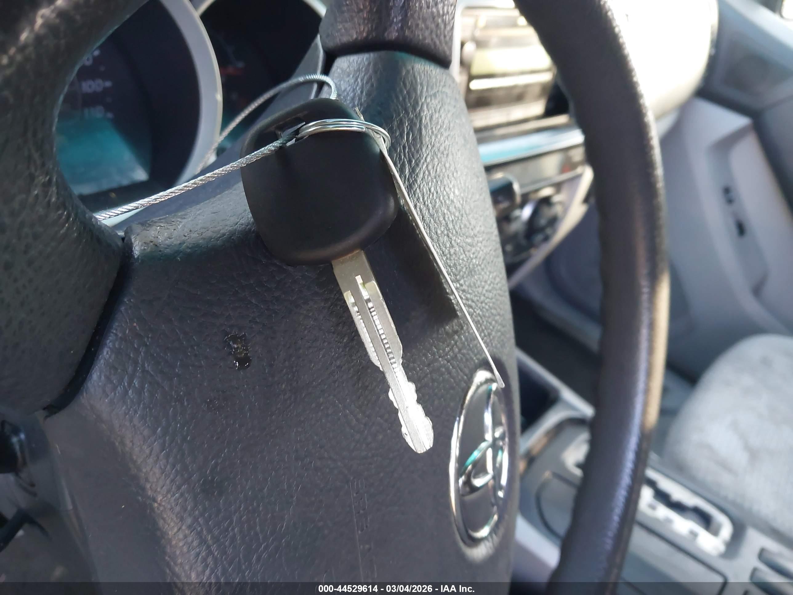 TOYOTA 4RUNNER image 11
