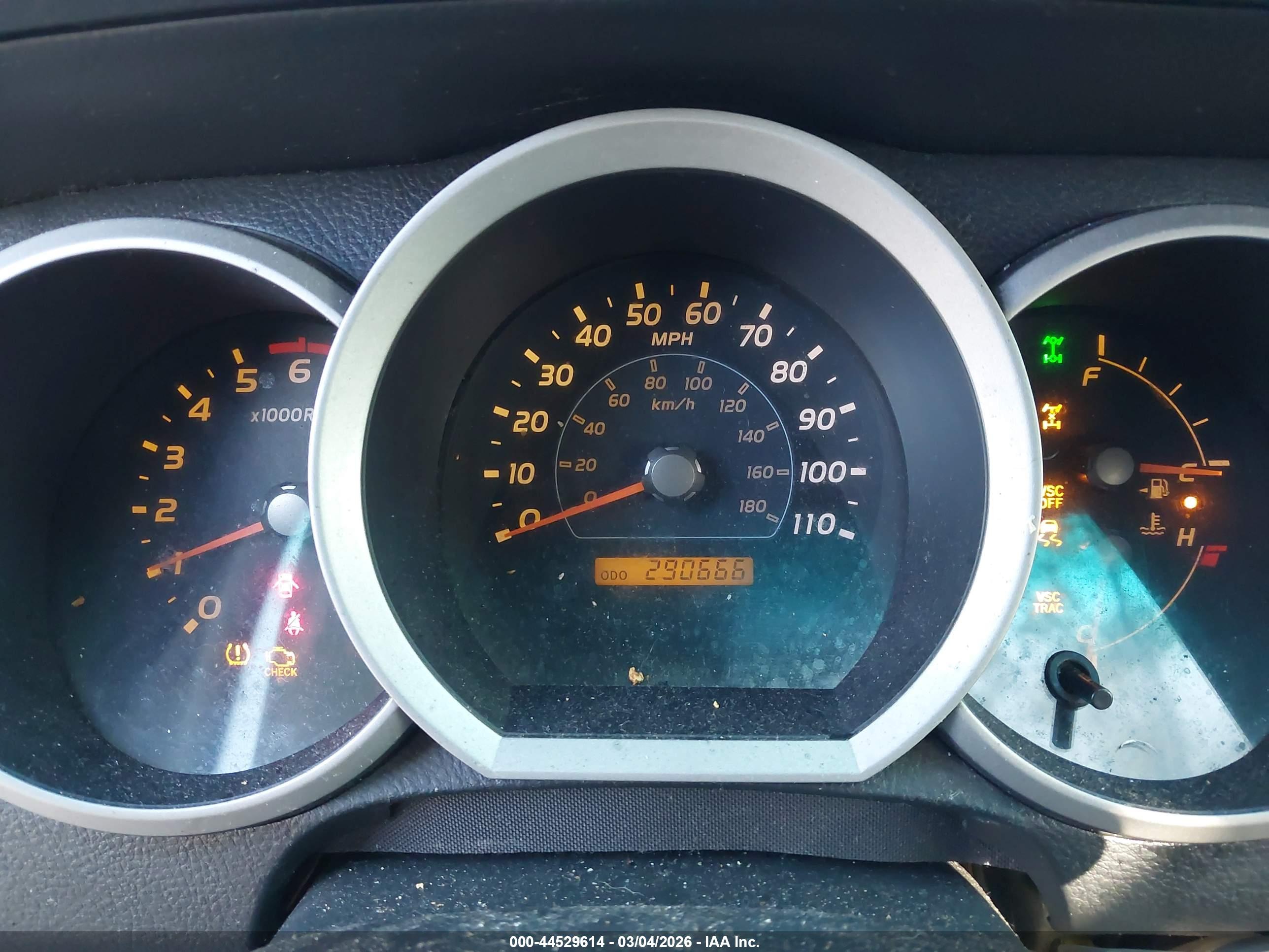 TOYOTA 4RUNNER image 7