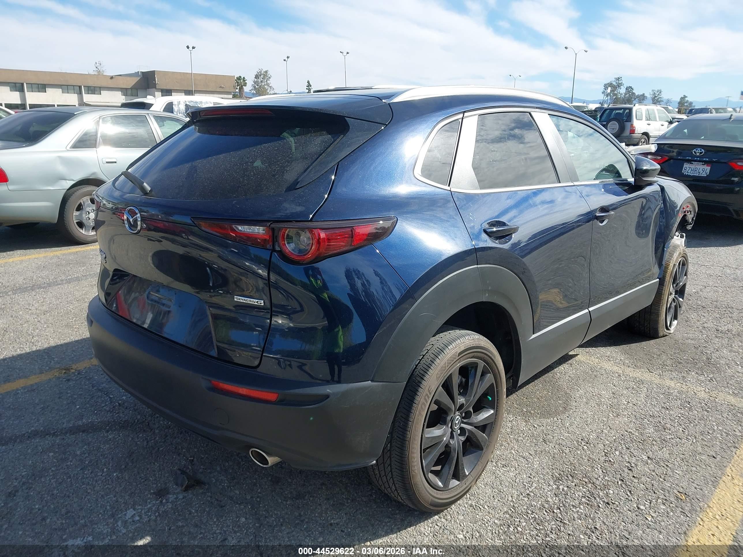 MAZDA CX-30 image 4