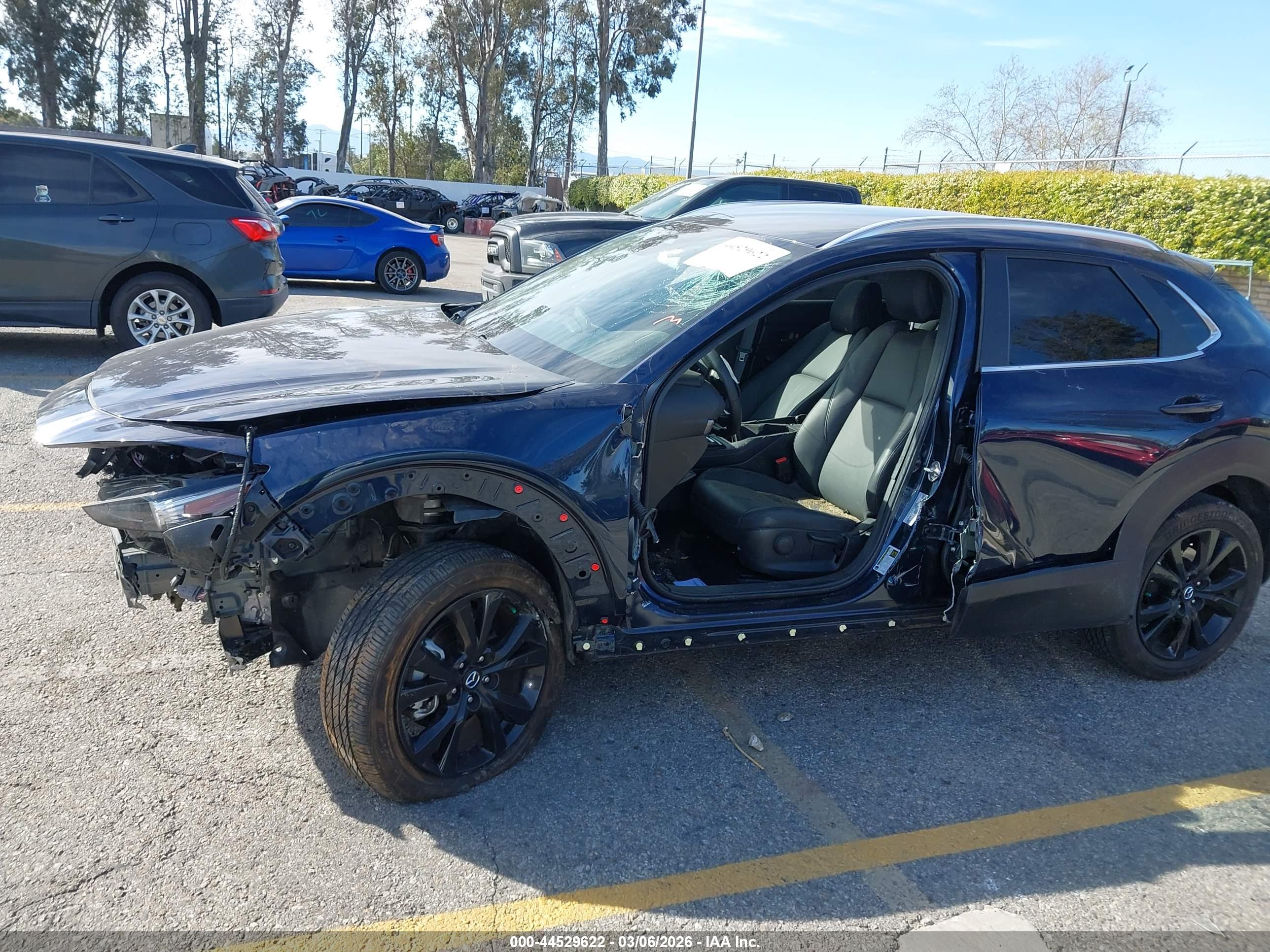 MAZDA CX-30 image 6