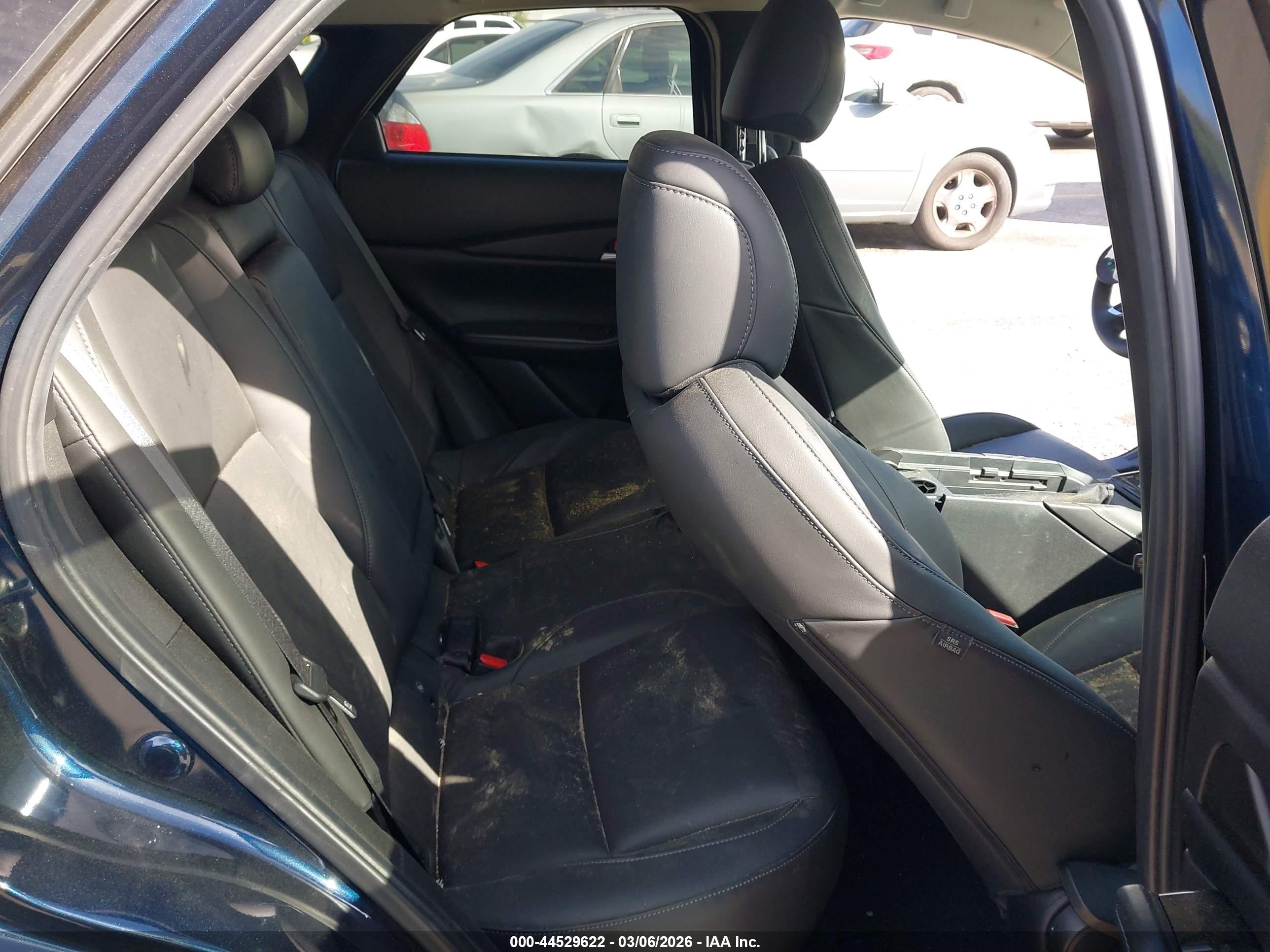 MAZDA CX-30 image 8
