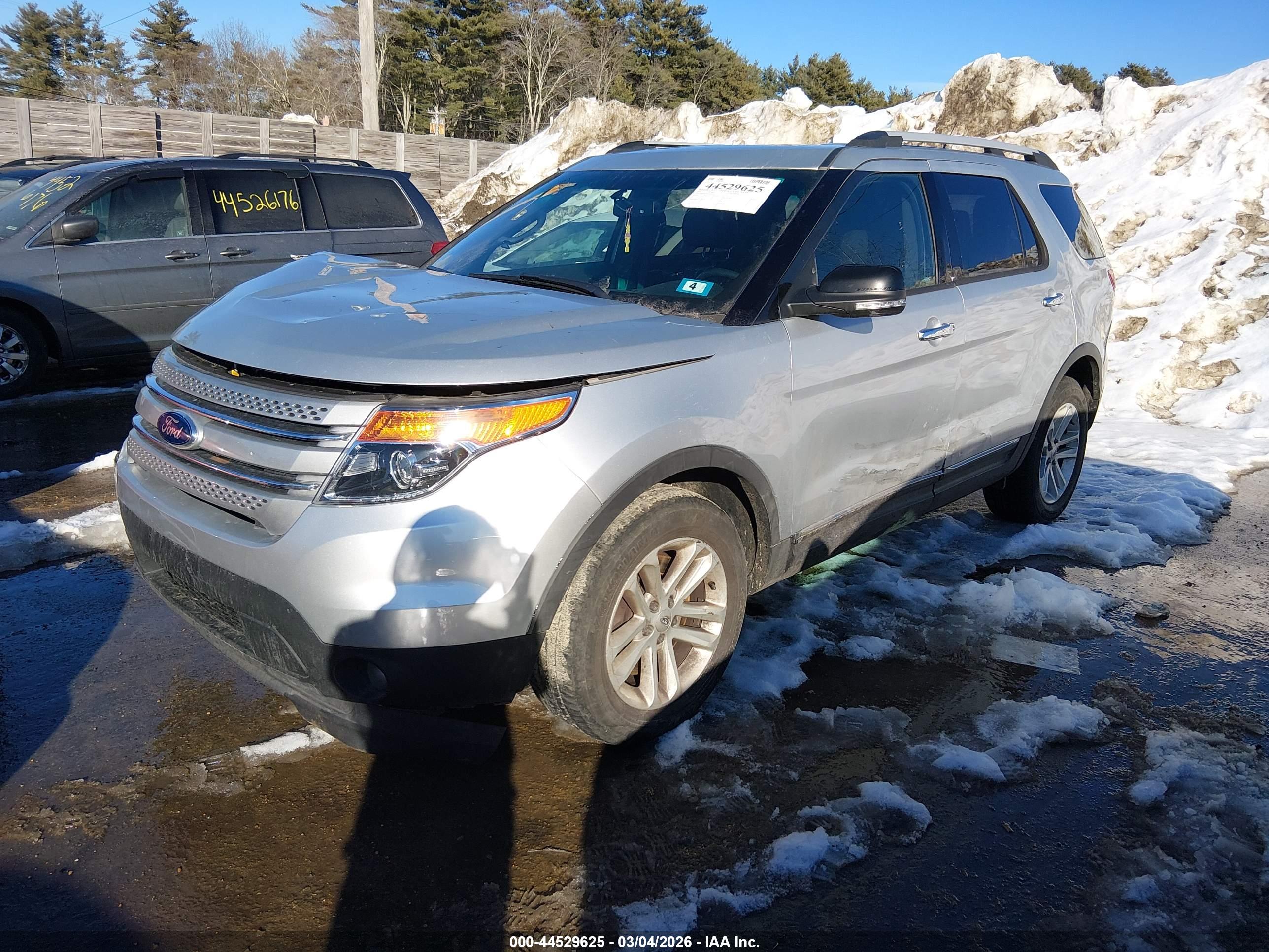 FORD EXPLORER image 2