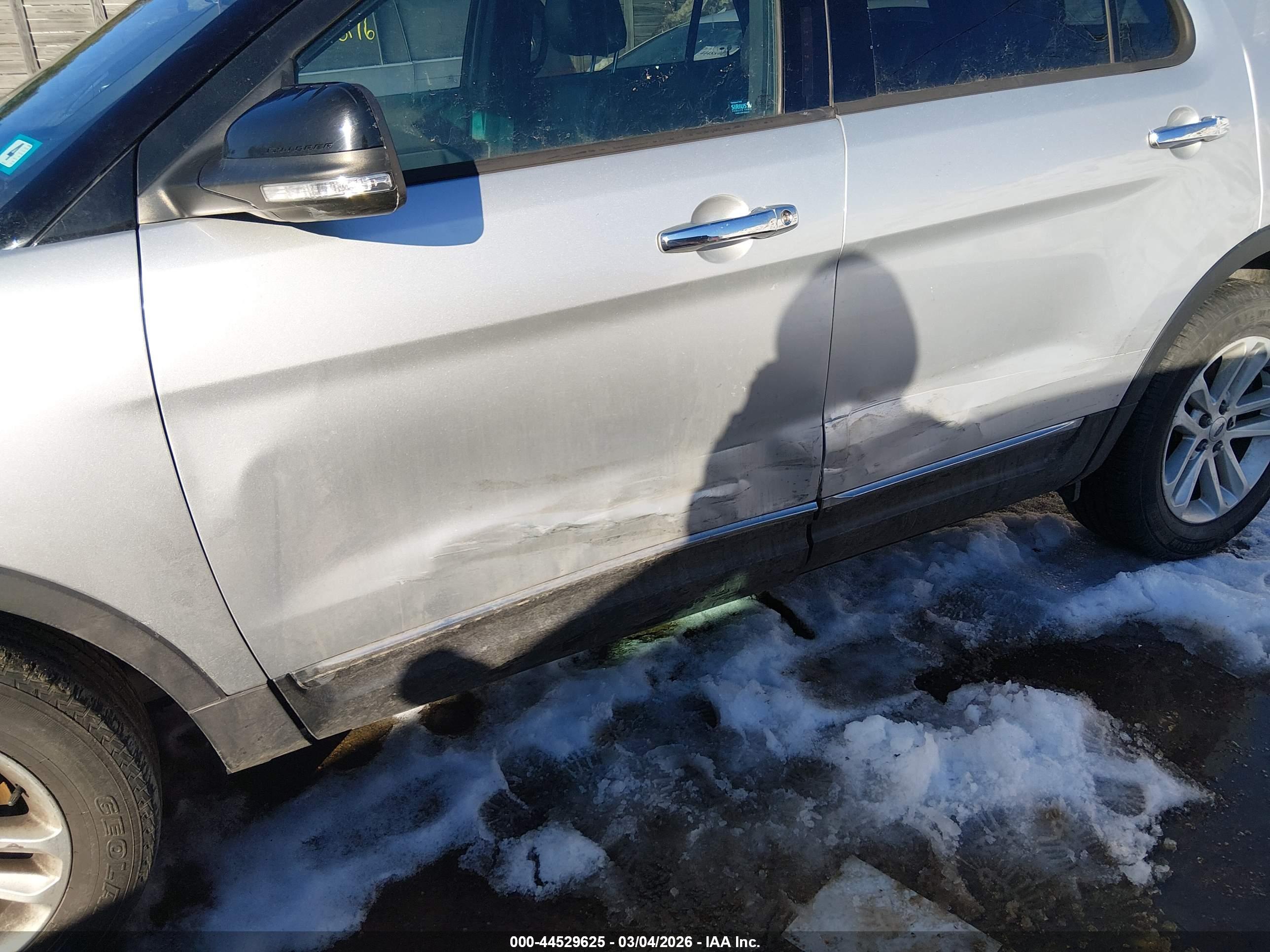 FORD EXPLORER image 6