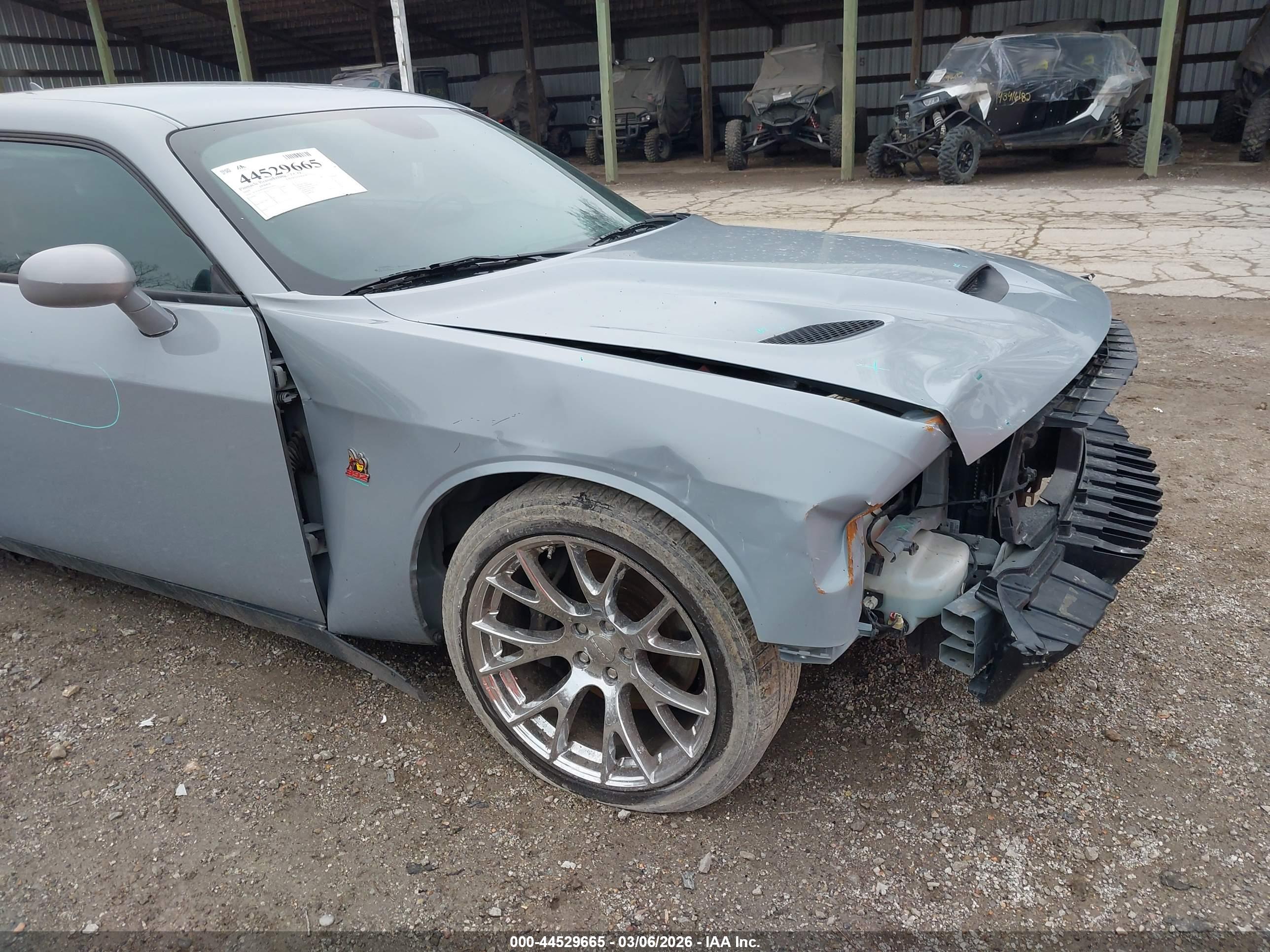 DODGE CHALLENGER image 6