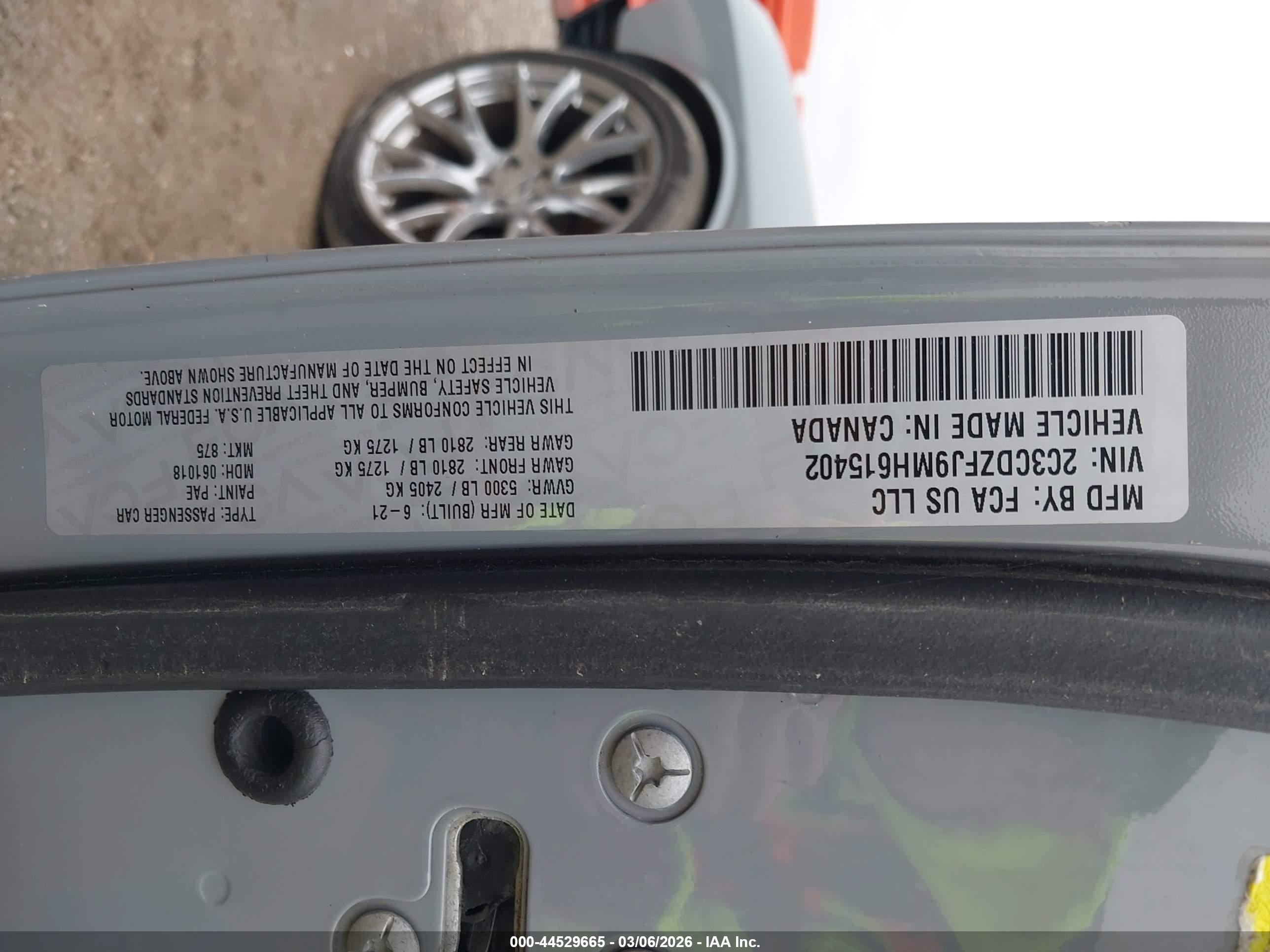 DODGE CHALLENGER image 9