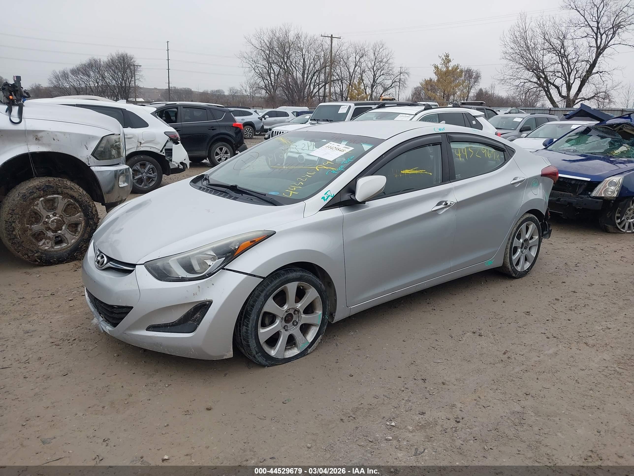 HYUNDAI ELANTRA image 2