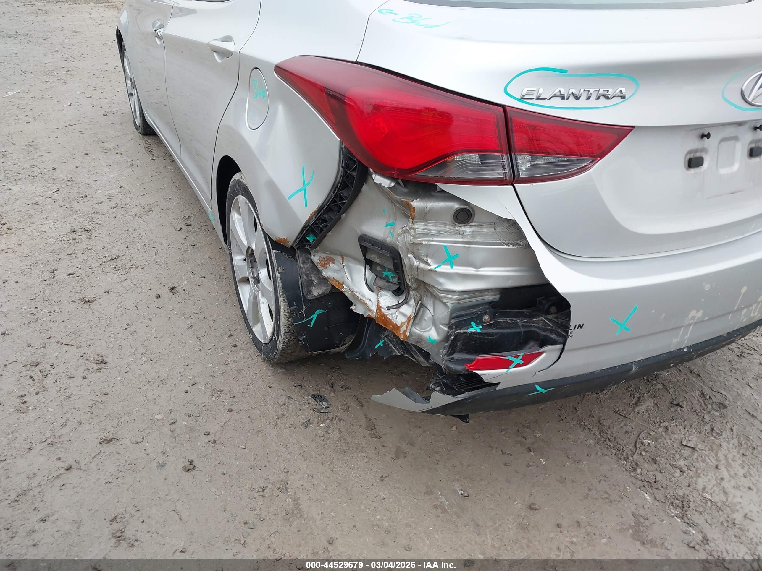 HYUNDAI ELANTRA image 6