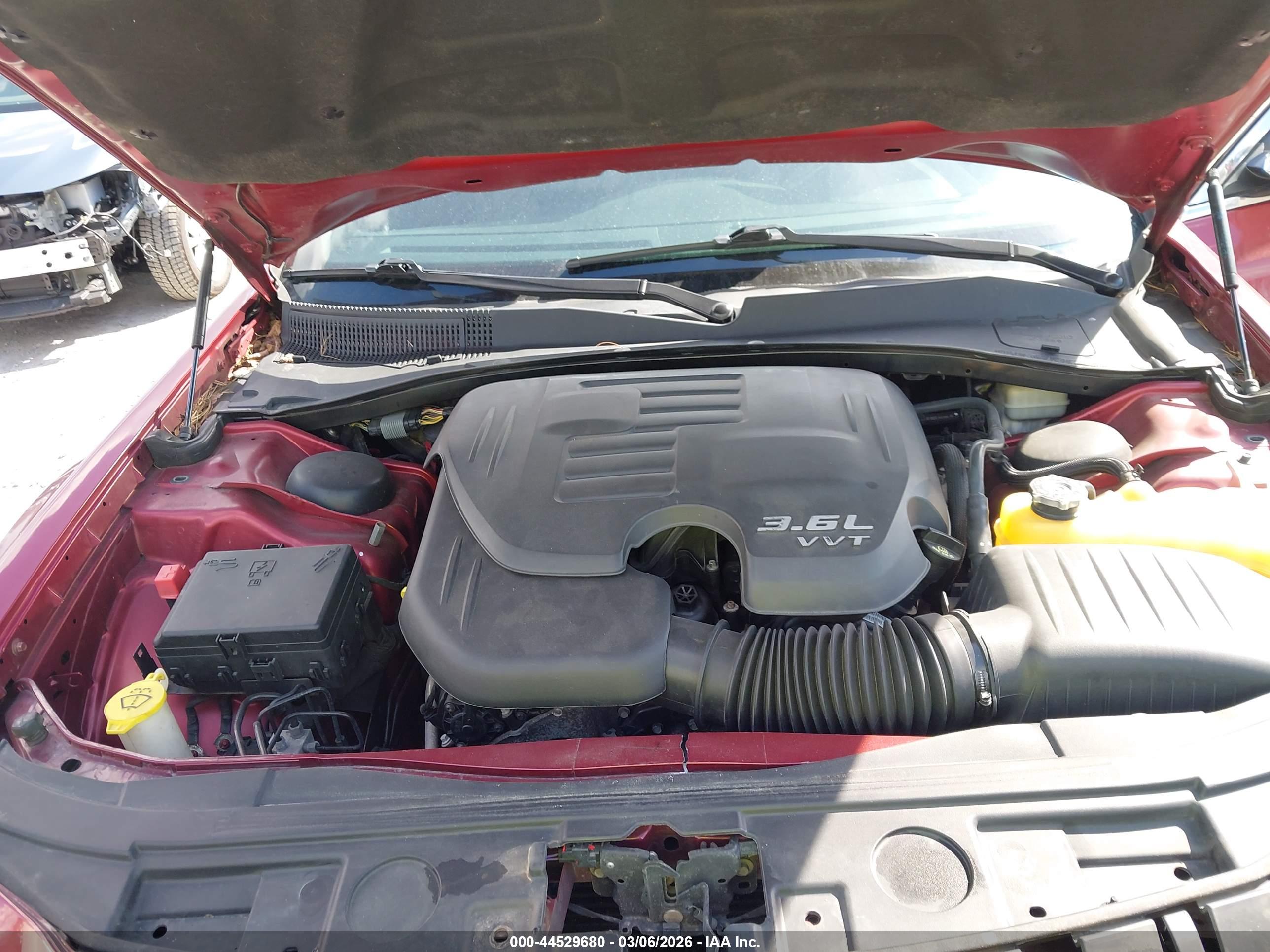 CHRYSLER 300C image 10