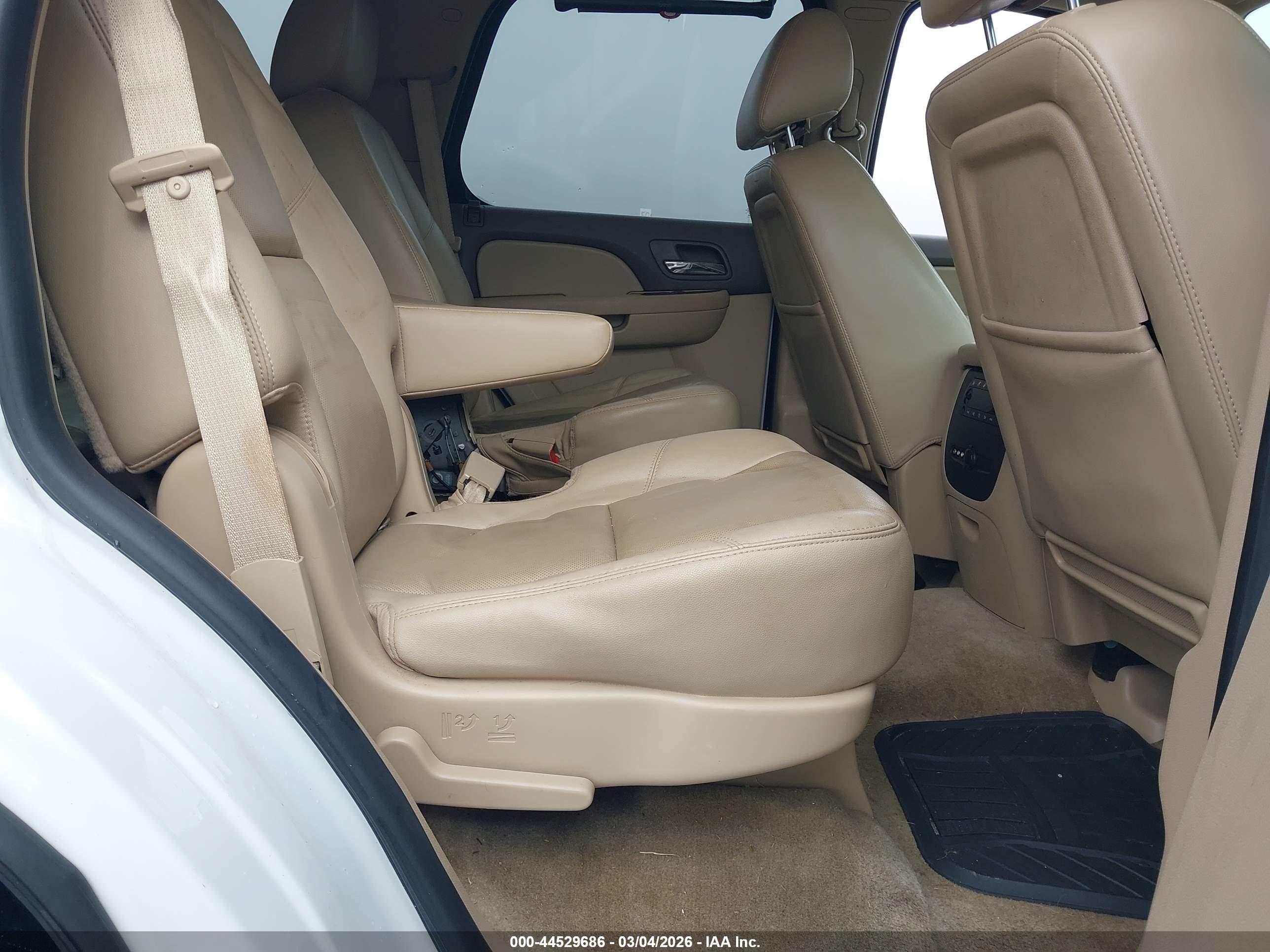 CHEVROLET TAHOE image 8