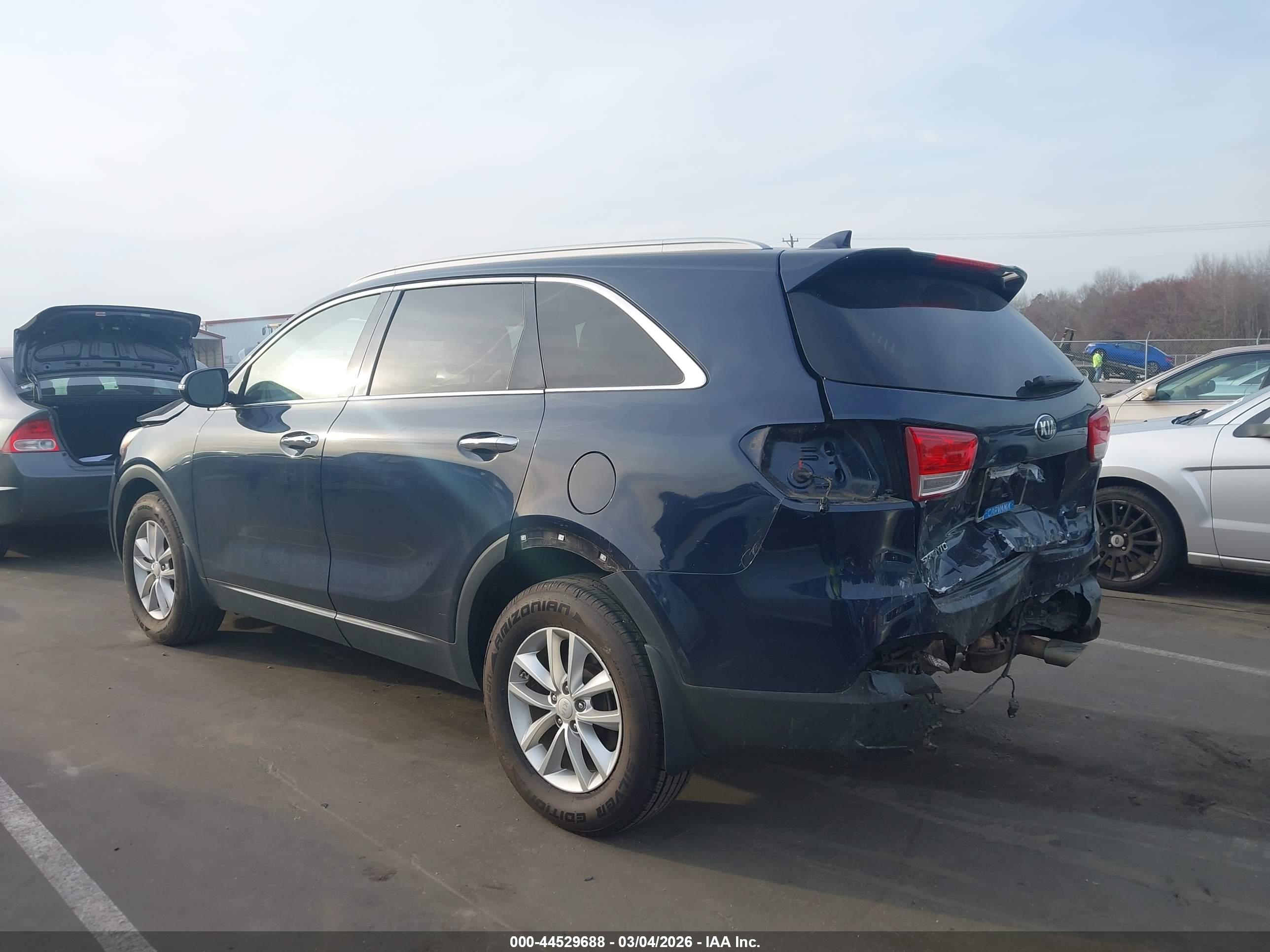 KIA SORENTO image 3