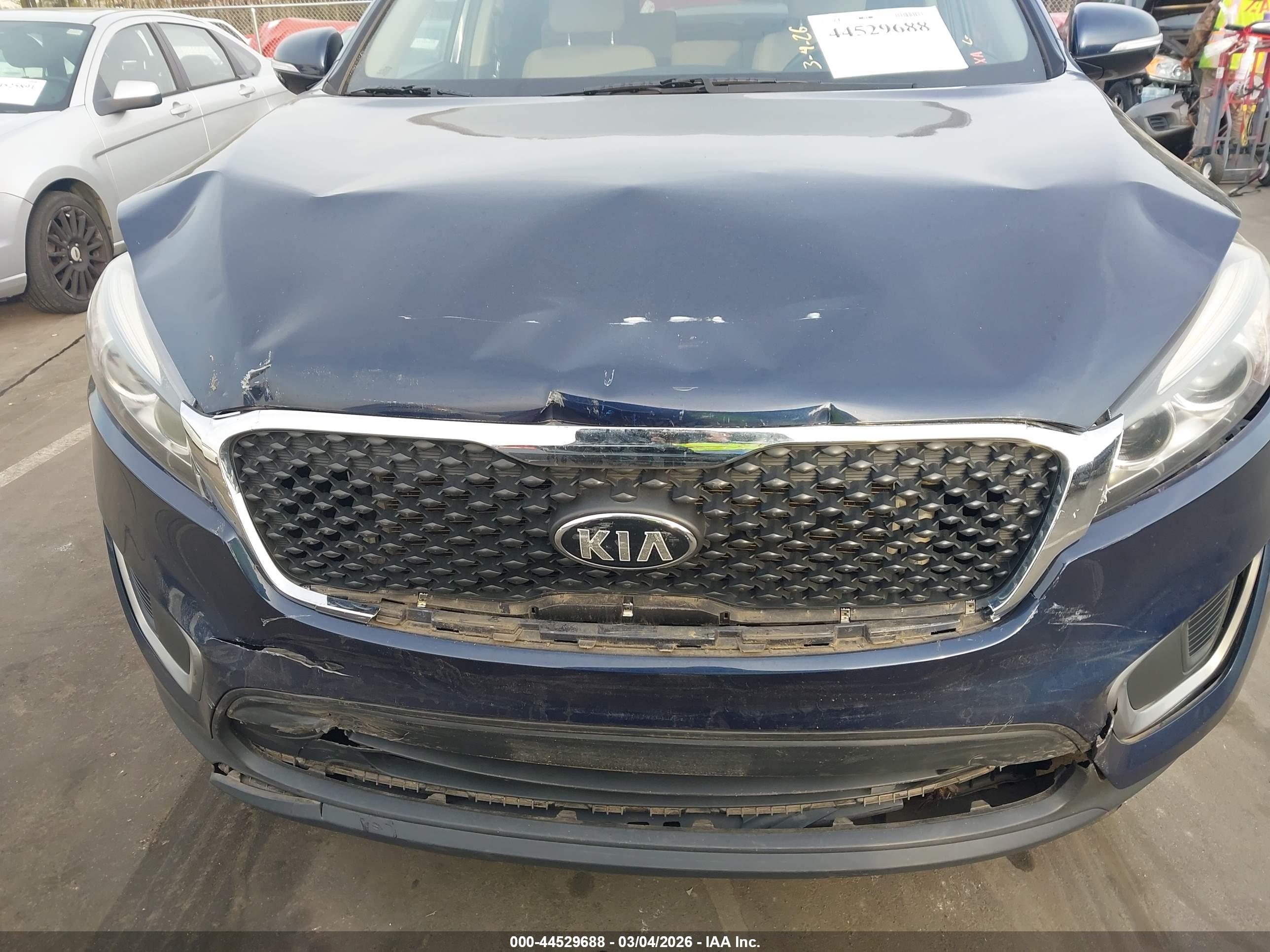 KIA SORENTO image 6