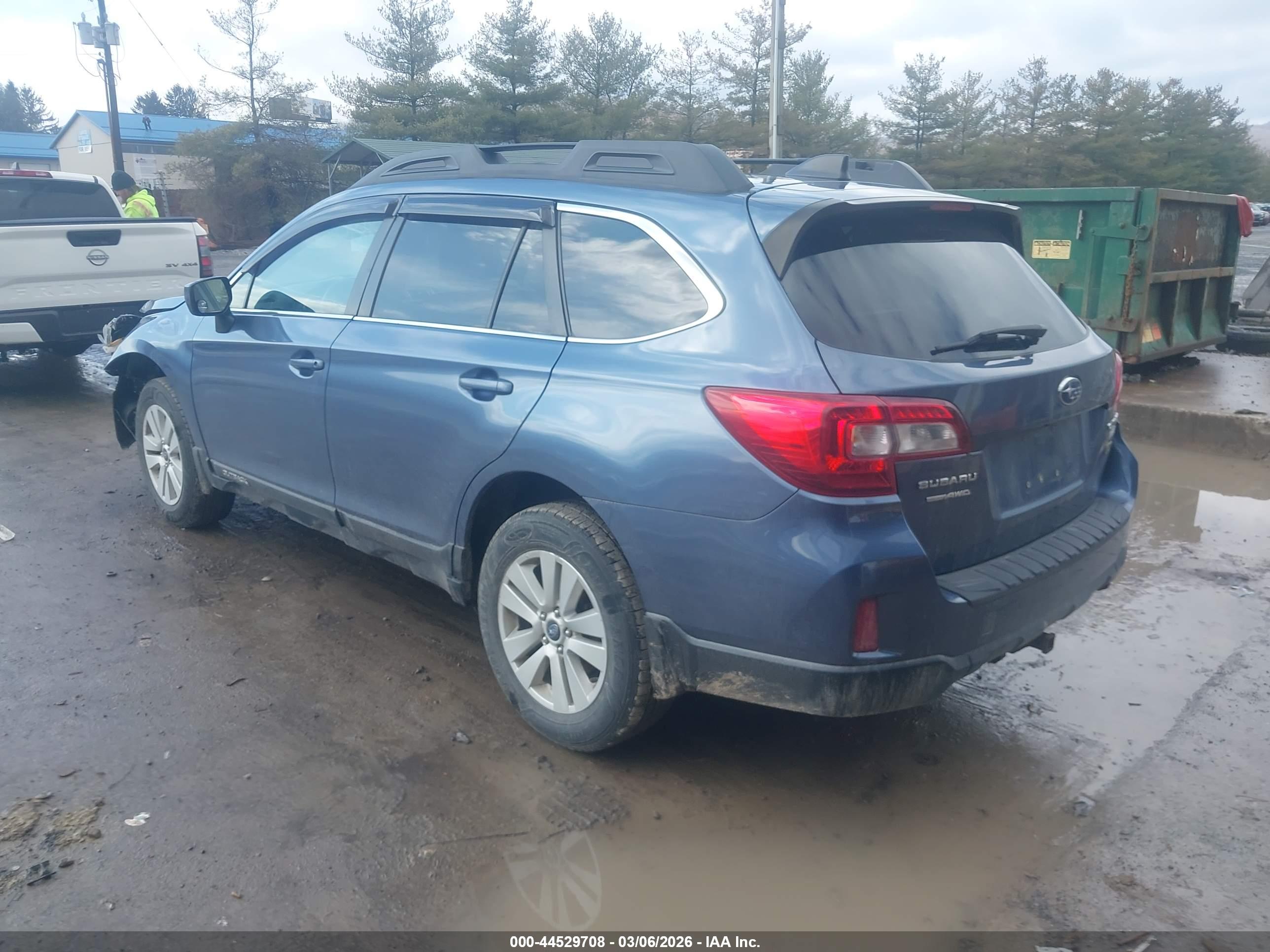 SUBARU OUTBACK image 3