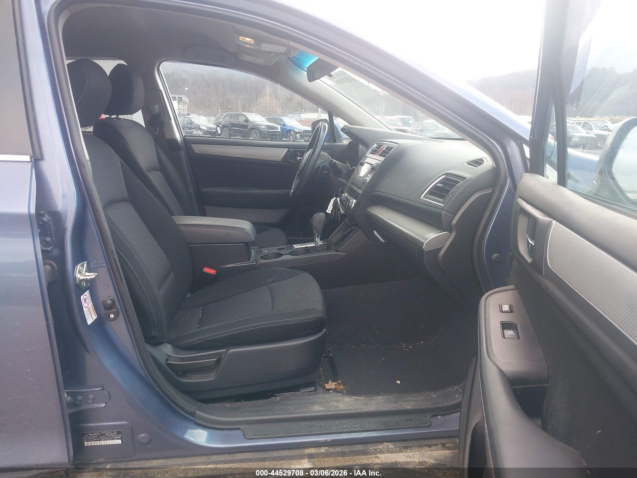 SUBARU OUTBACK image 5