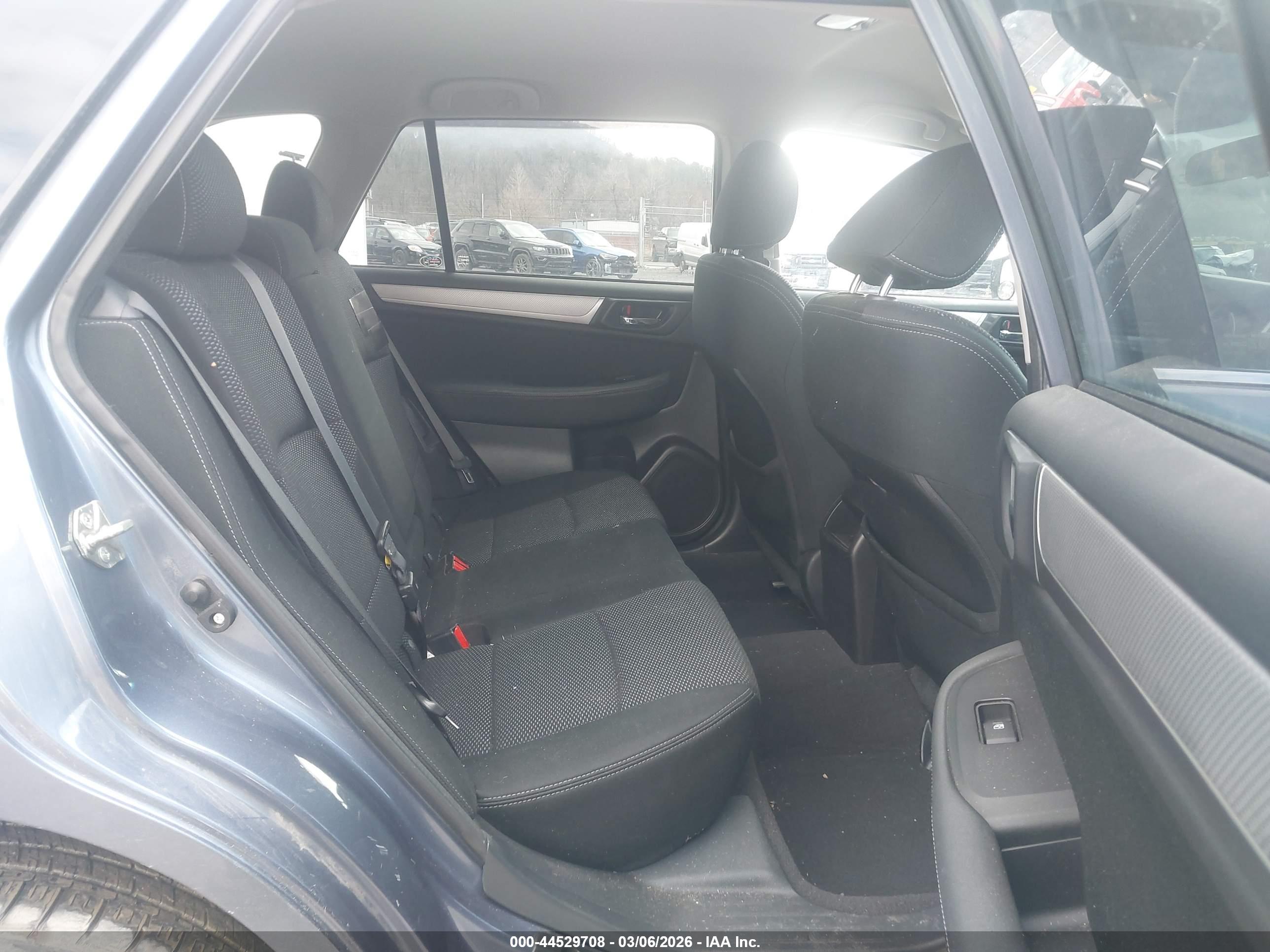 SUBARU OUTBACK image 8