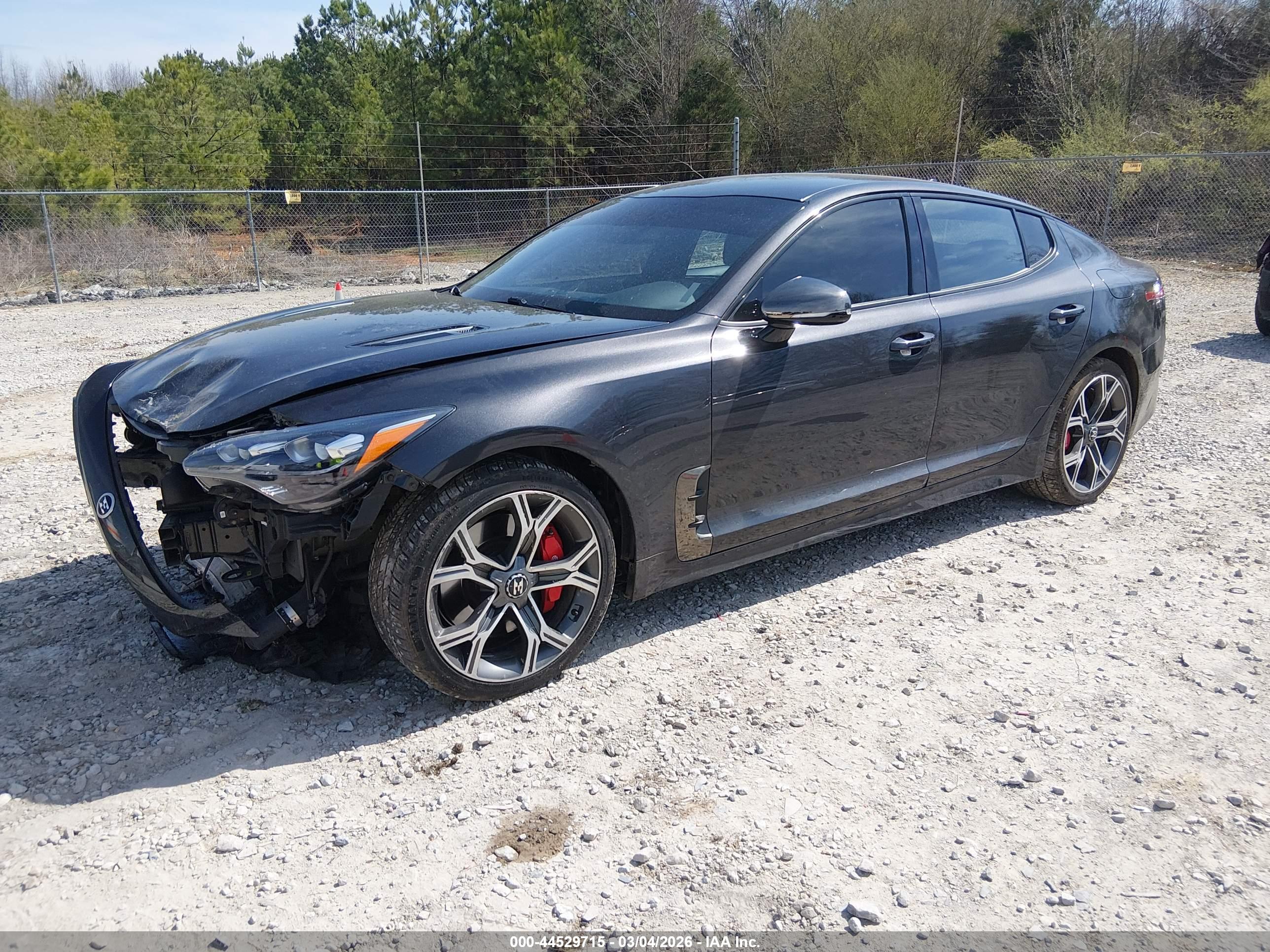 KIA STINGER image 2