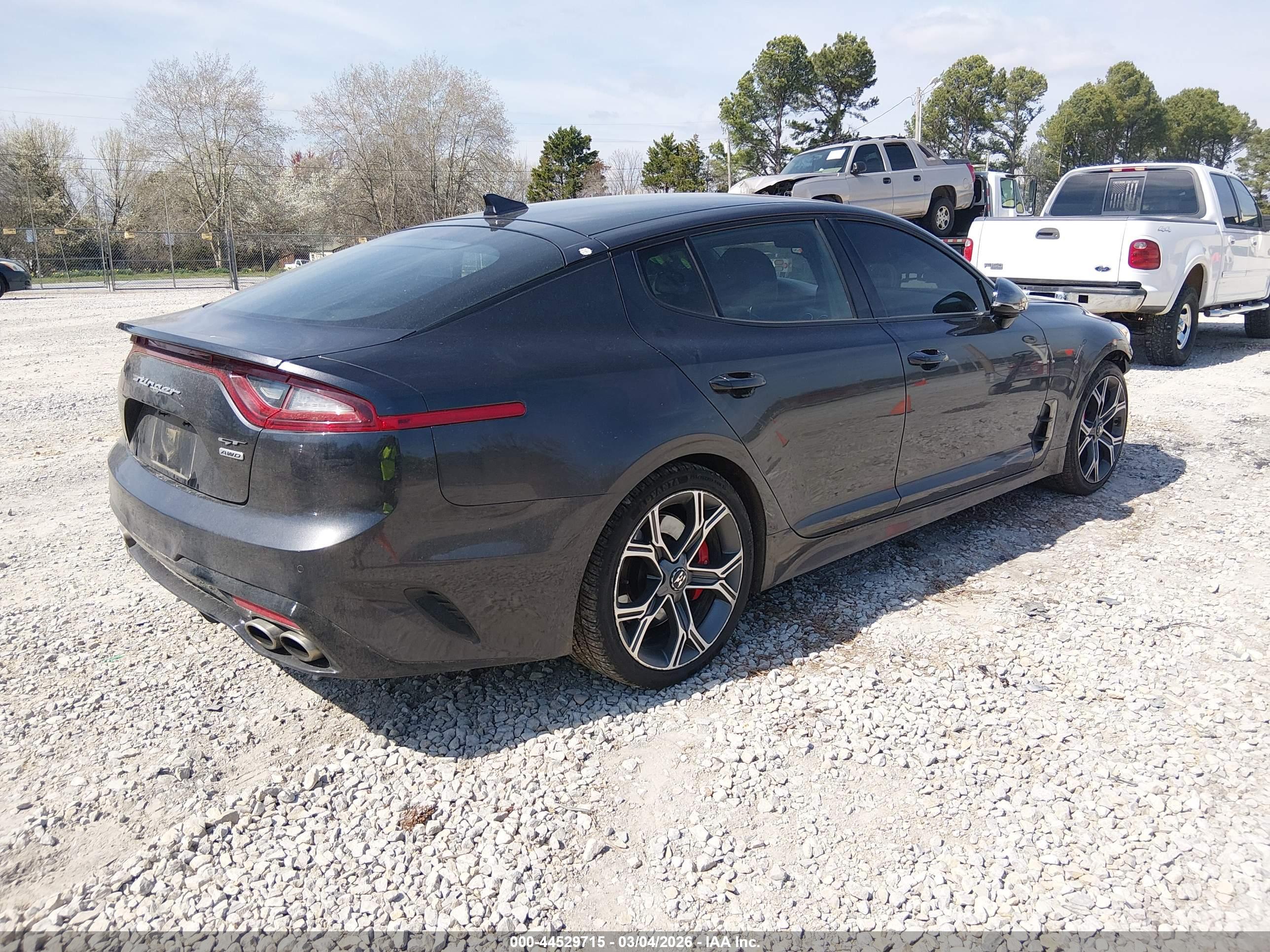 KIA STINGER image 4
