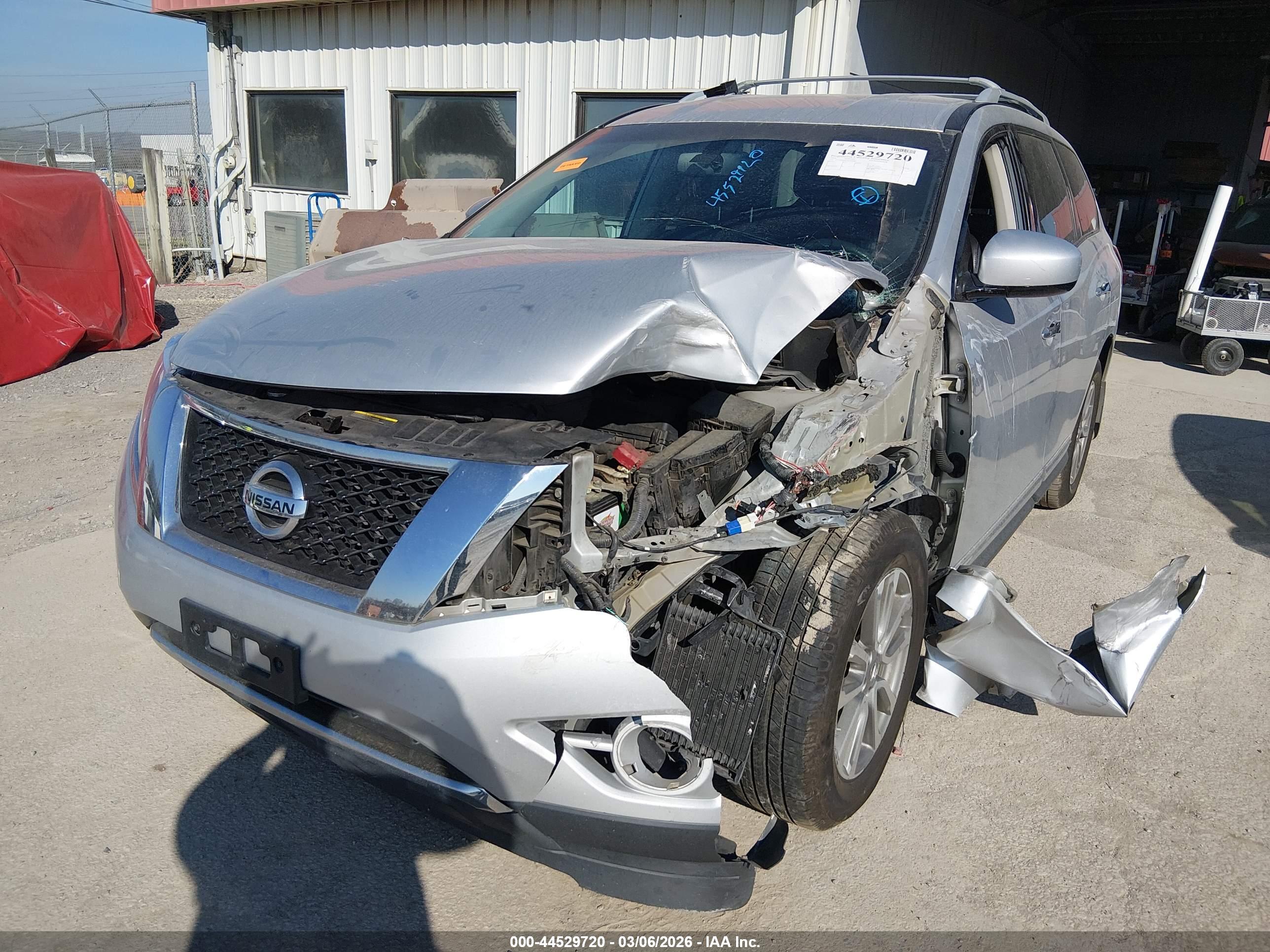 NISSAN PATHFINDER image 2