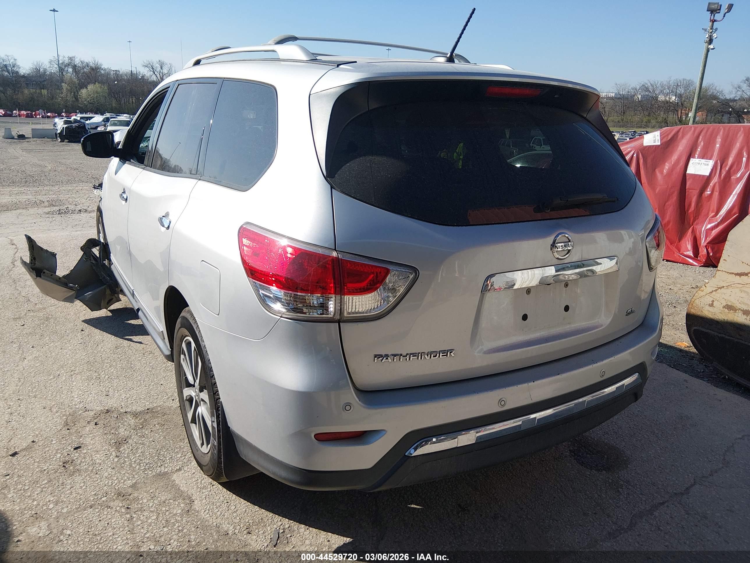 NISSAN PATHFINDER image 3