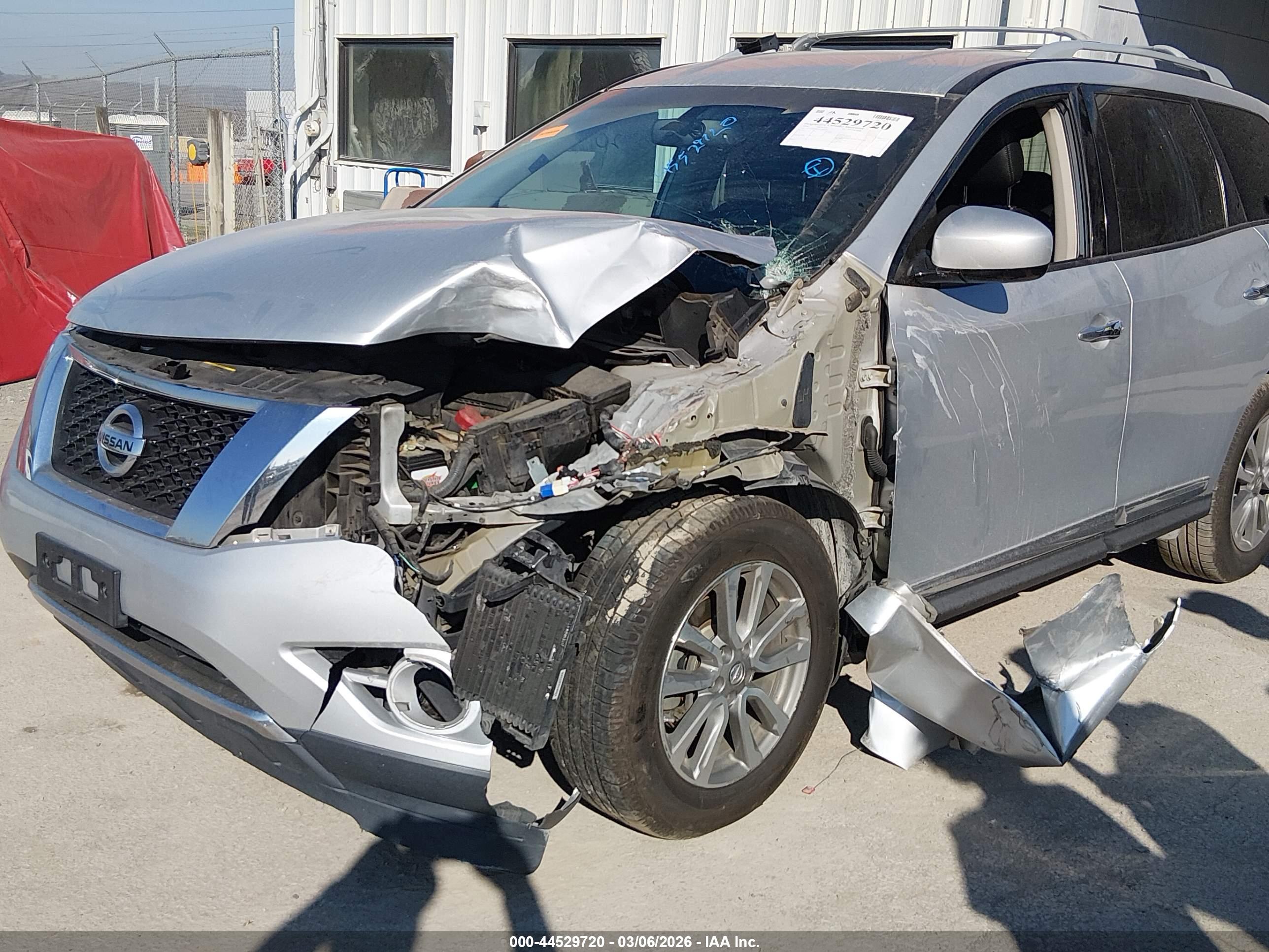 NISSAN PATHFINDER image 6