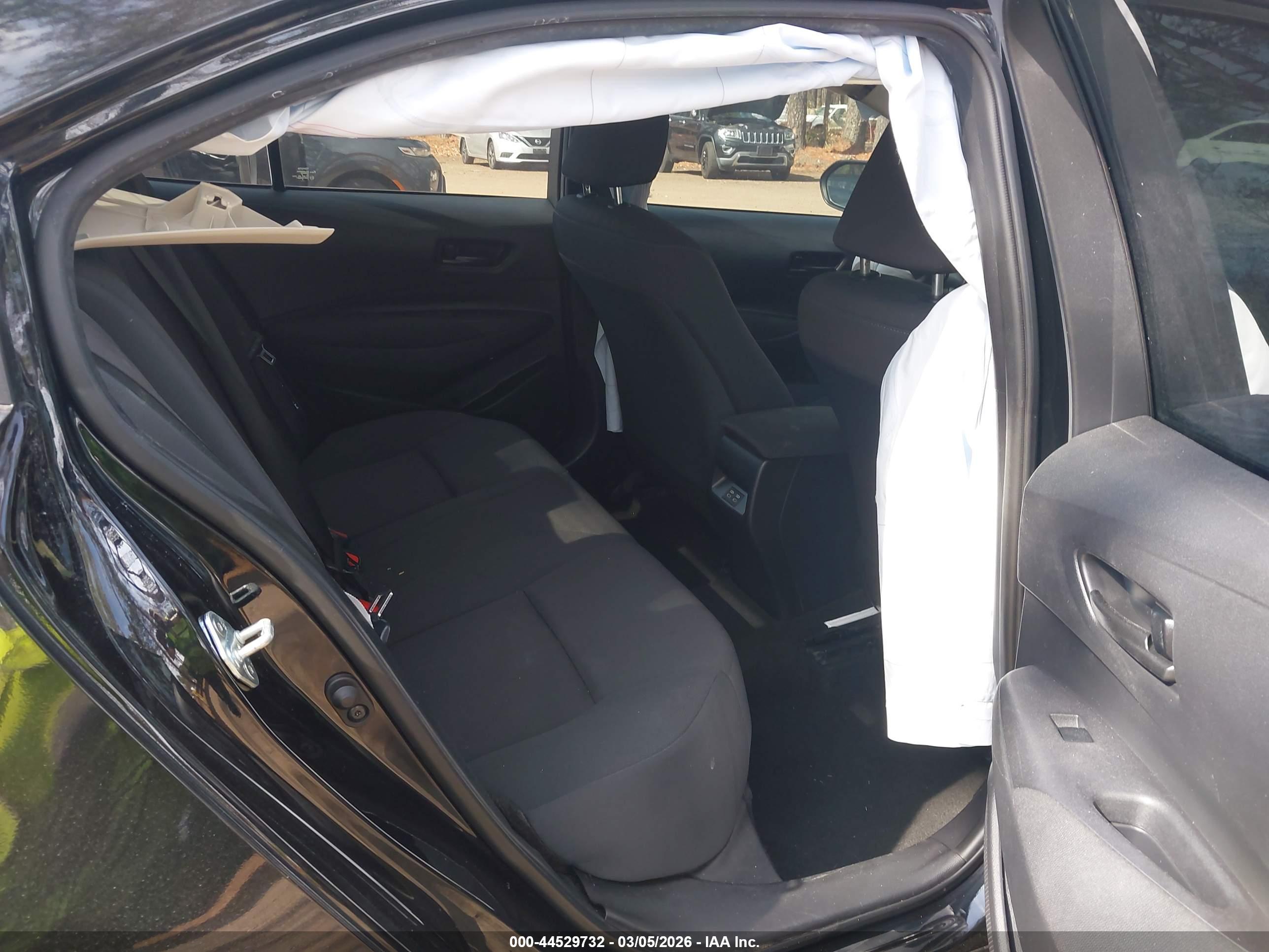 TOYOTA COROLLA image 8
