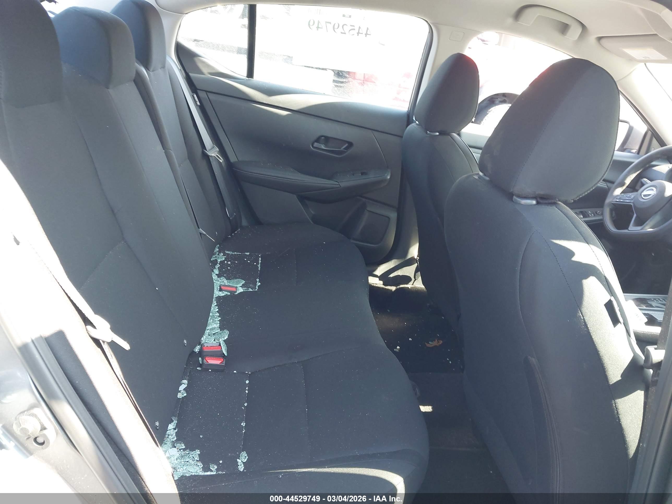 NISSAN SENTRA image 8