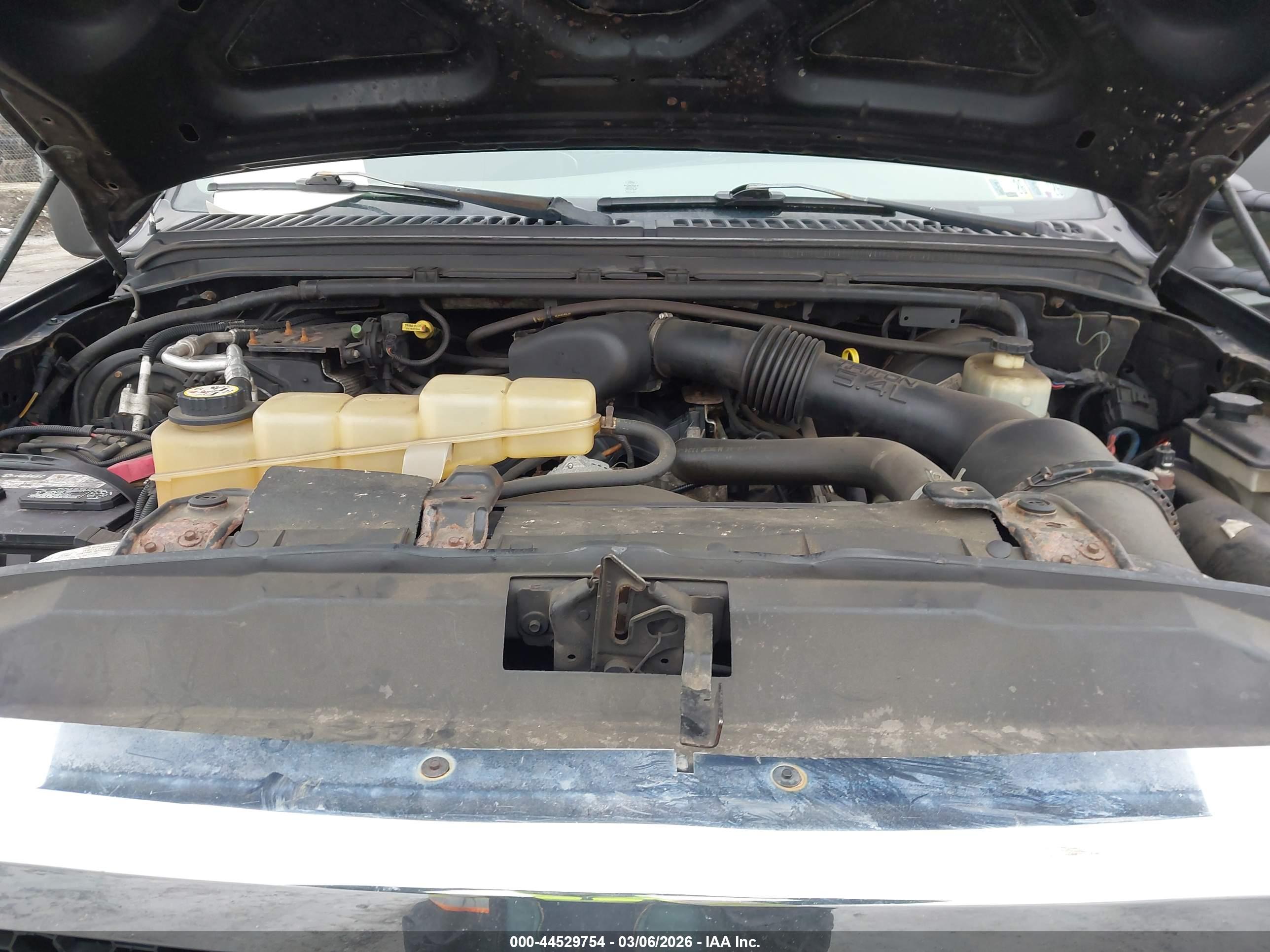 FORD EXCURSION image 10
