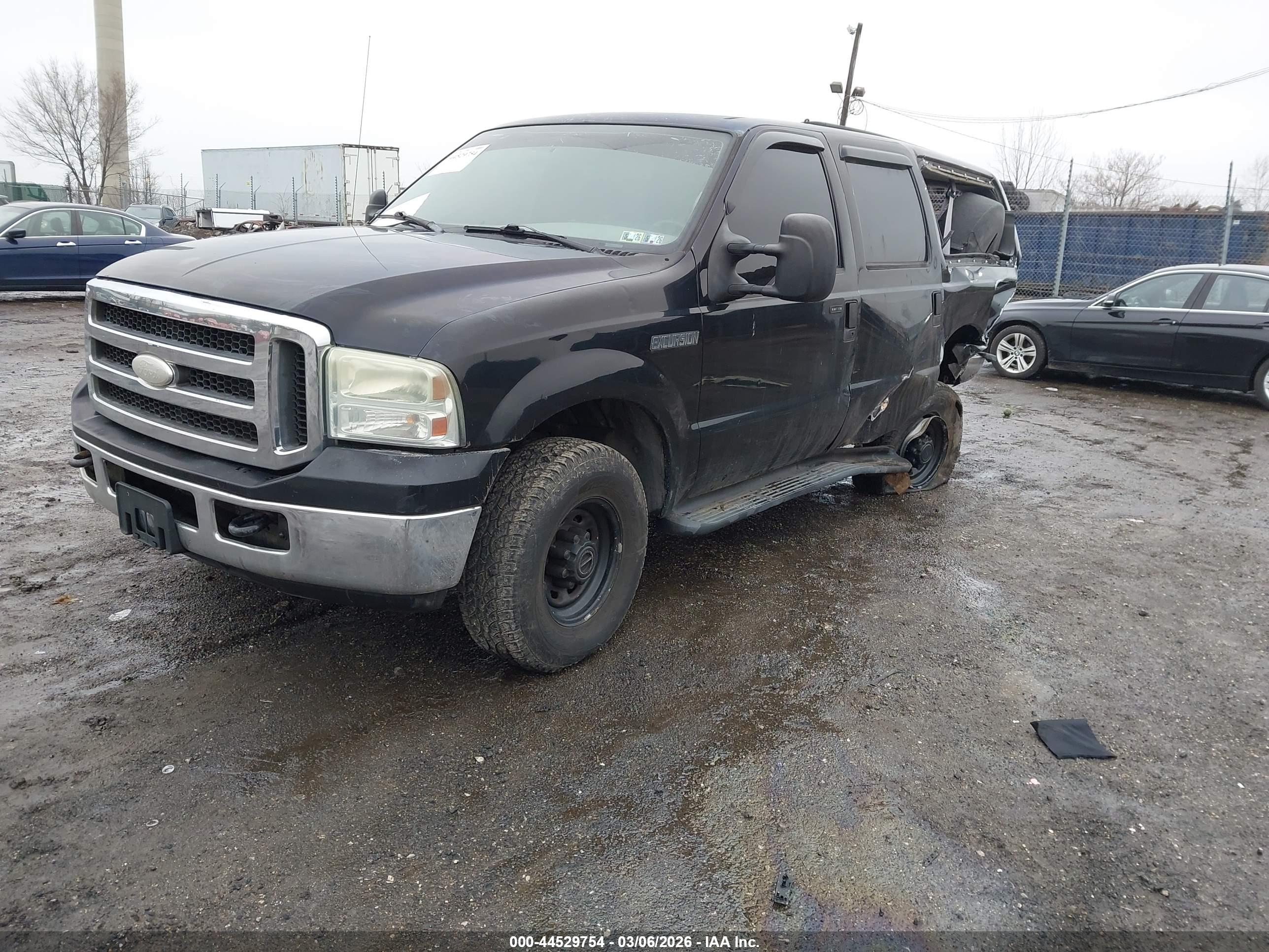 FORD EXCURSION image 2
