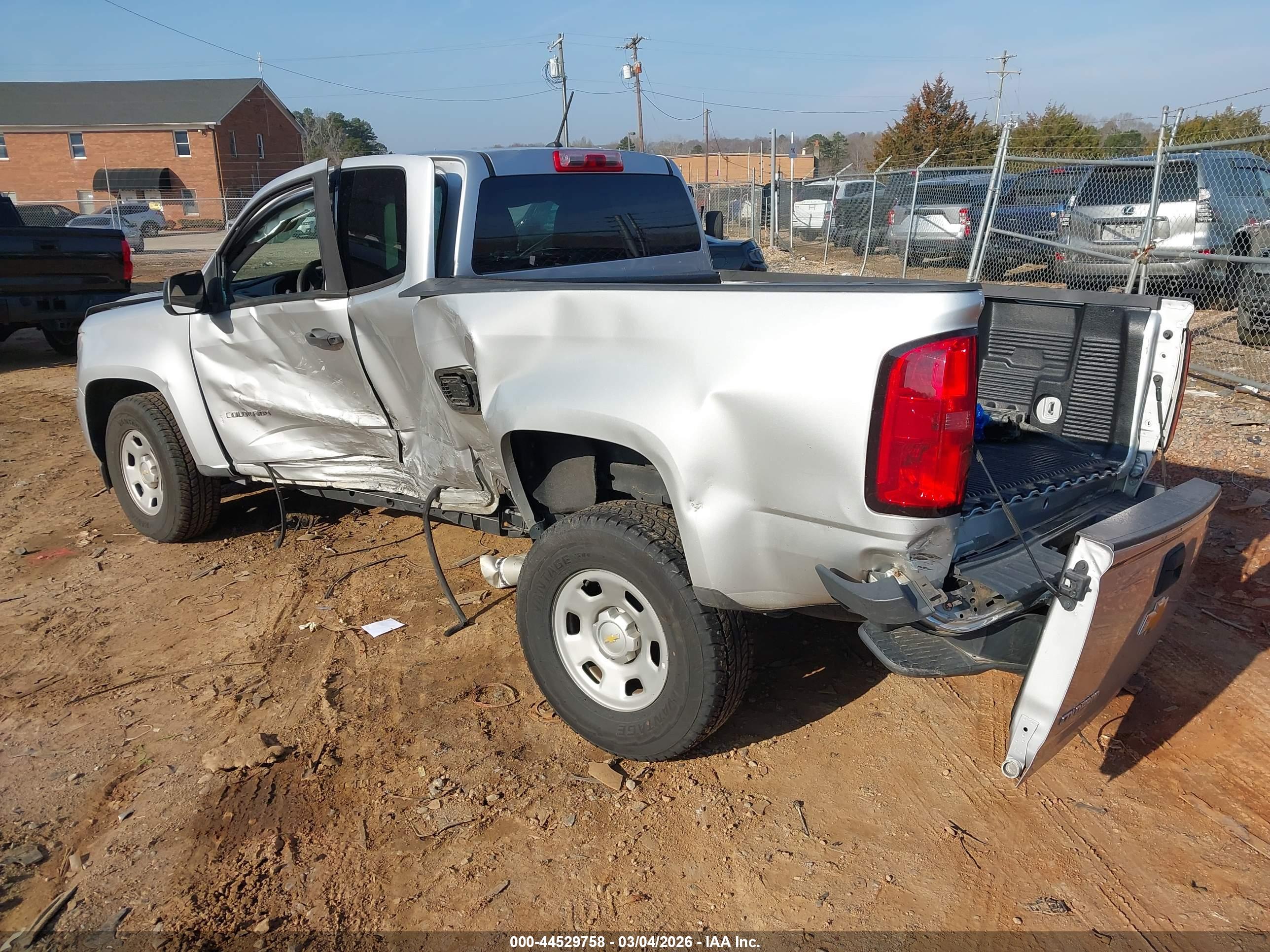 CHEVROLET COLORADO image 3