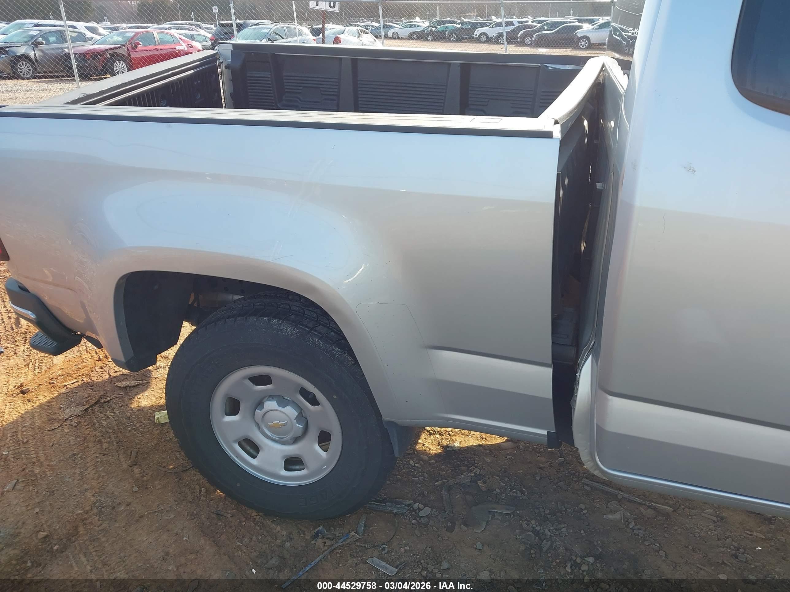 CHEVROLET COLORADO image 6