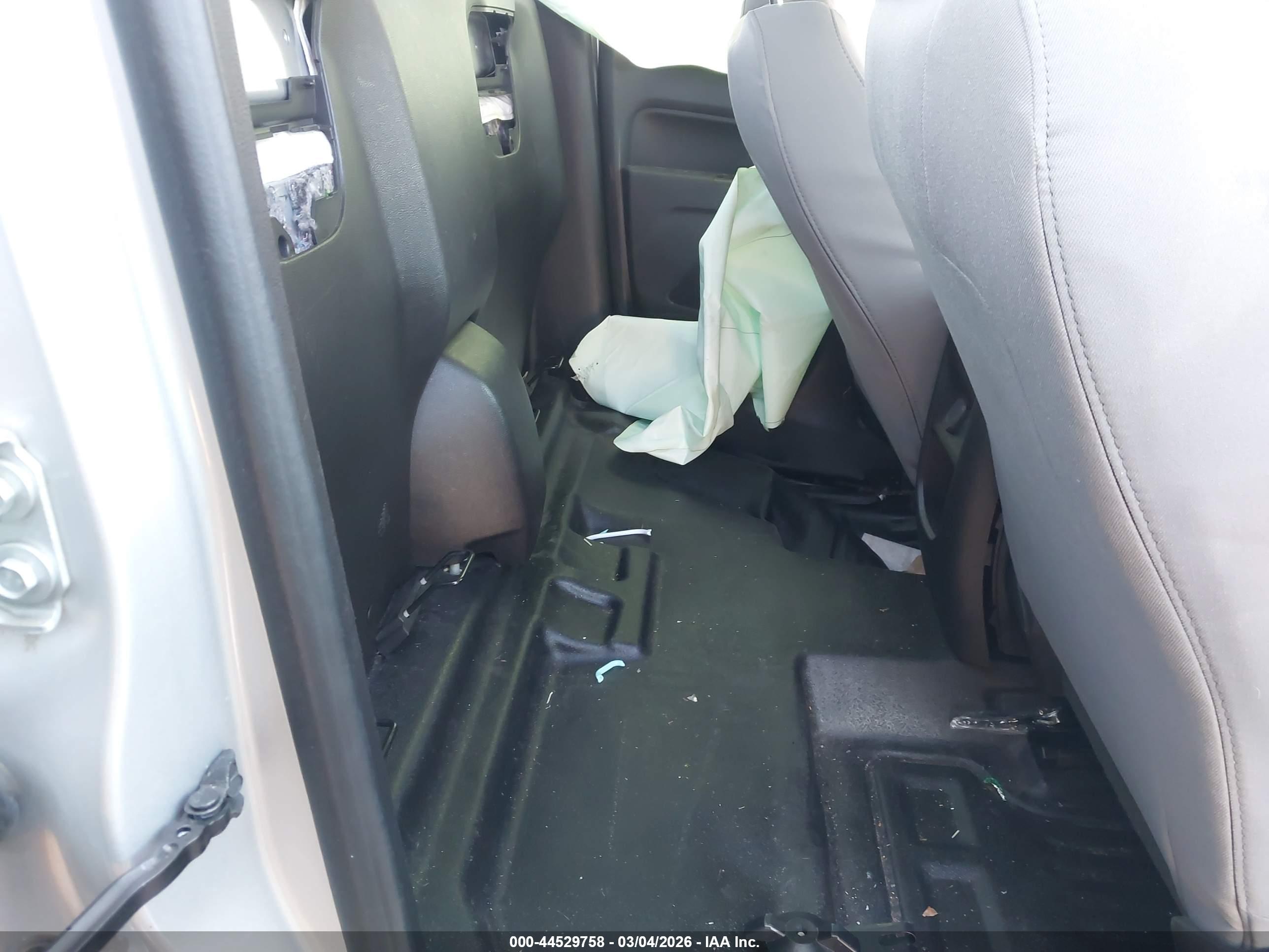 CHEVROLET COLORADO image 8