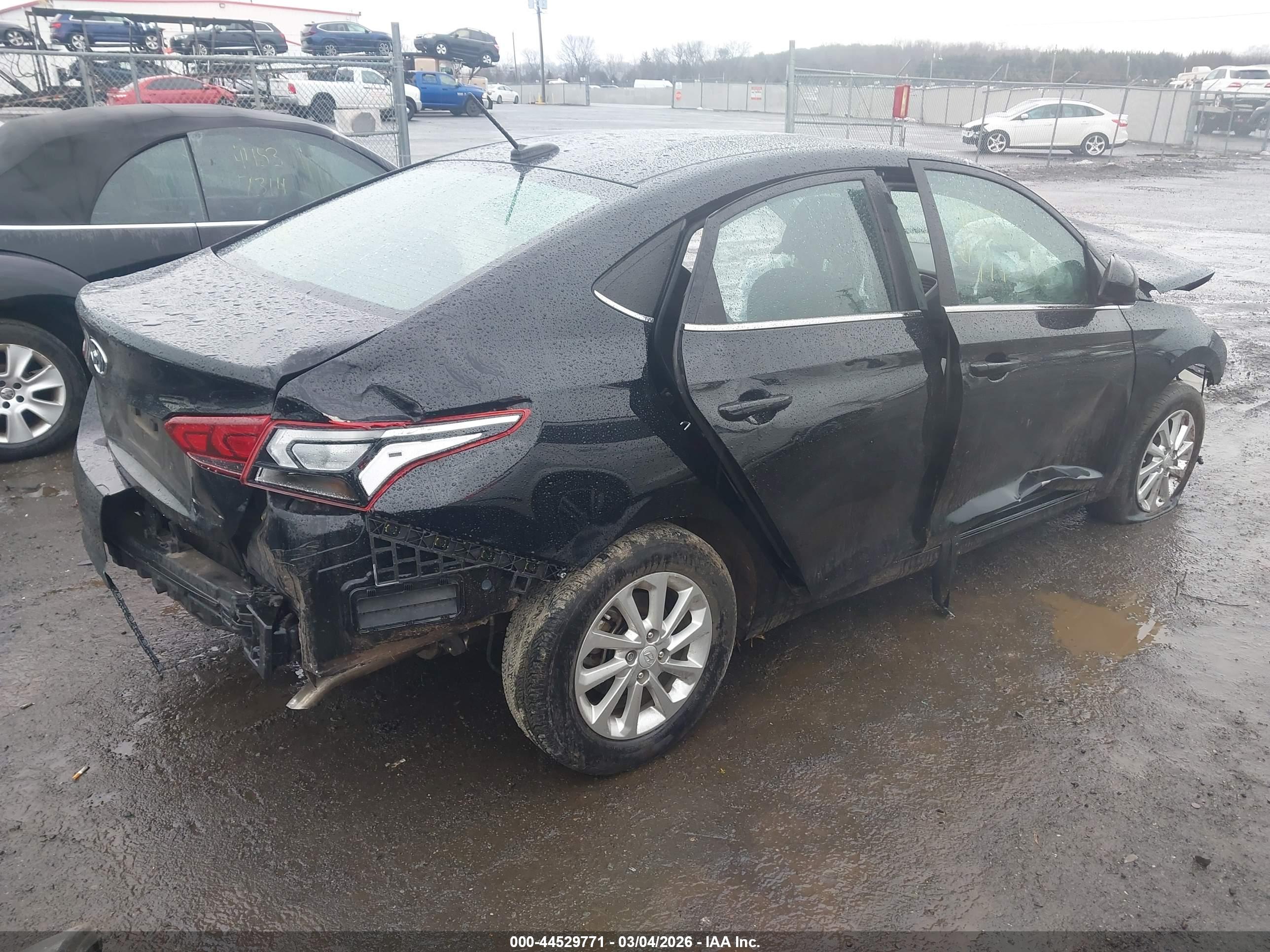 HYUNDAI ACCENT image 4