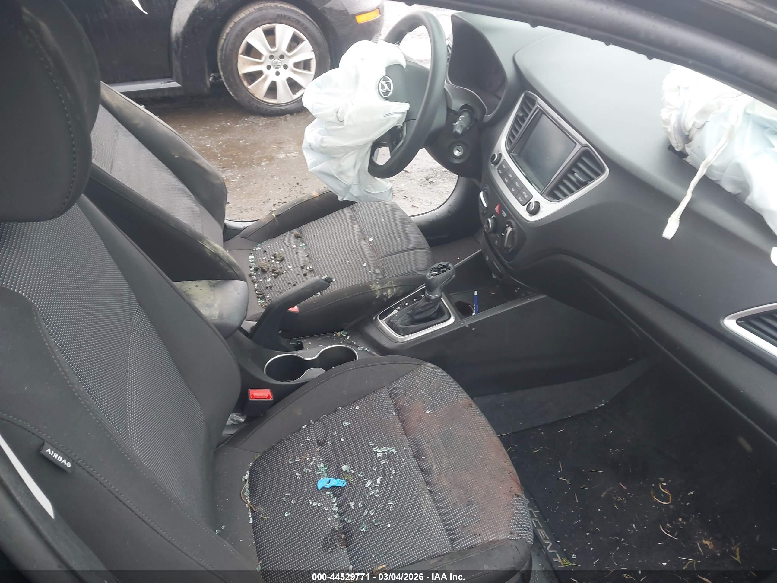 HYUNDAI ACCENT image 5