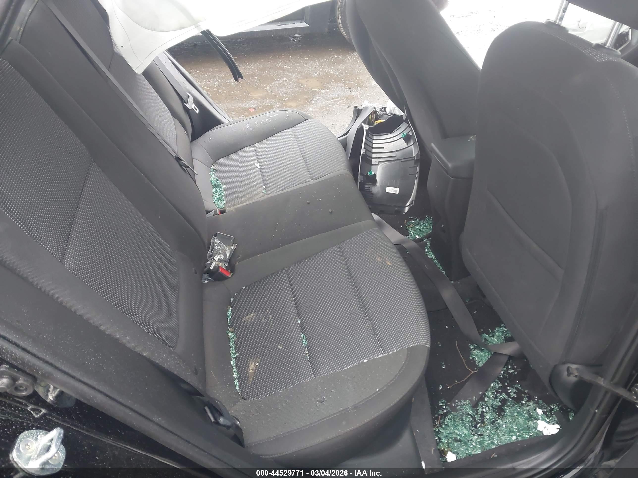 HYUNDAI ACCENT image 8