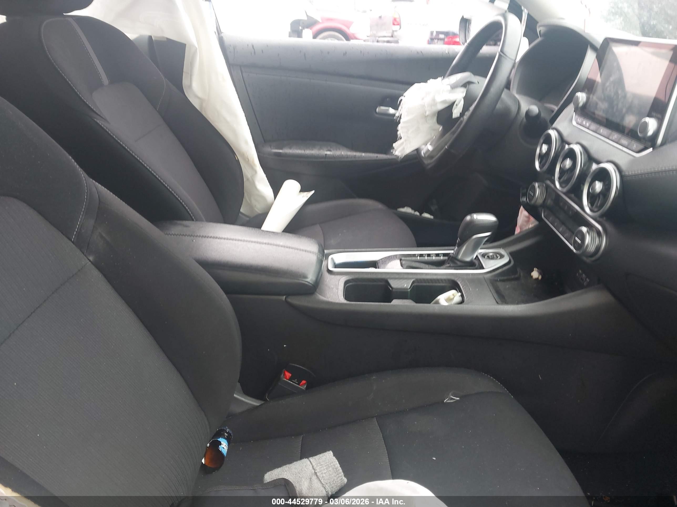 NISSAN SENTRA image 5