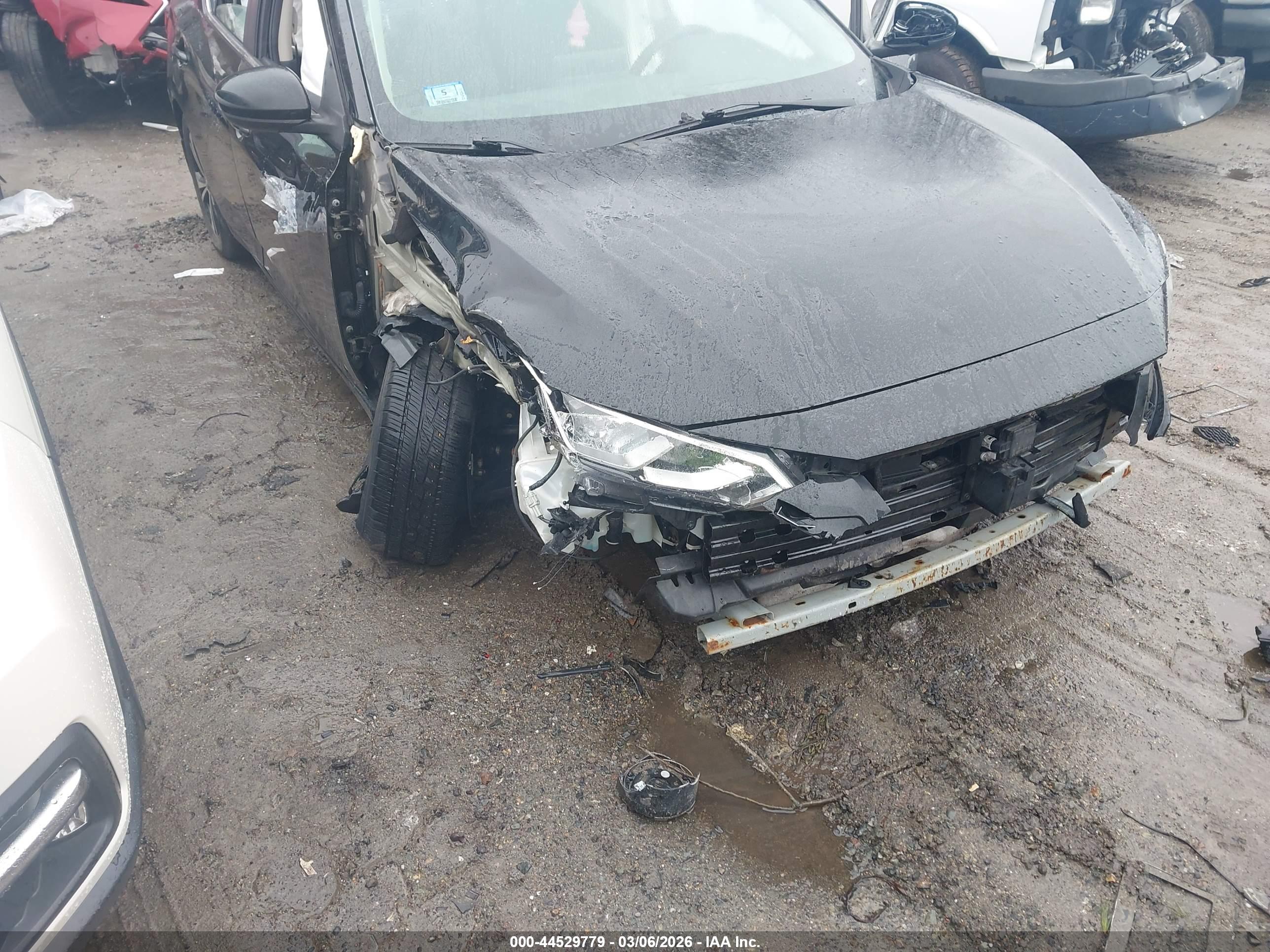 NISSAN SENTRA image 6