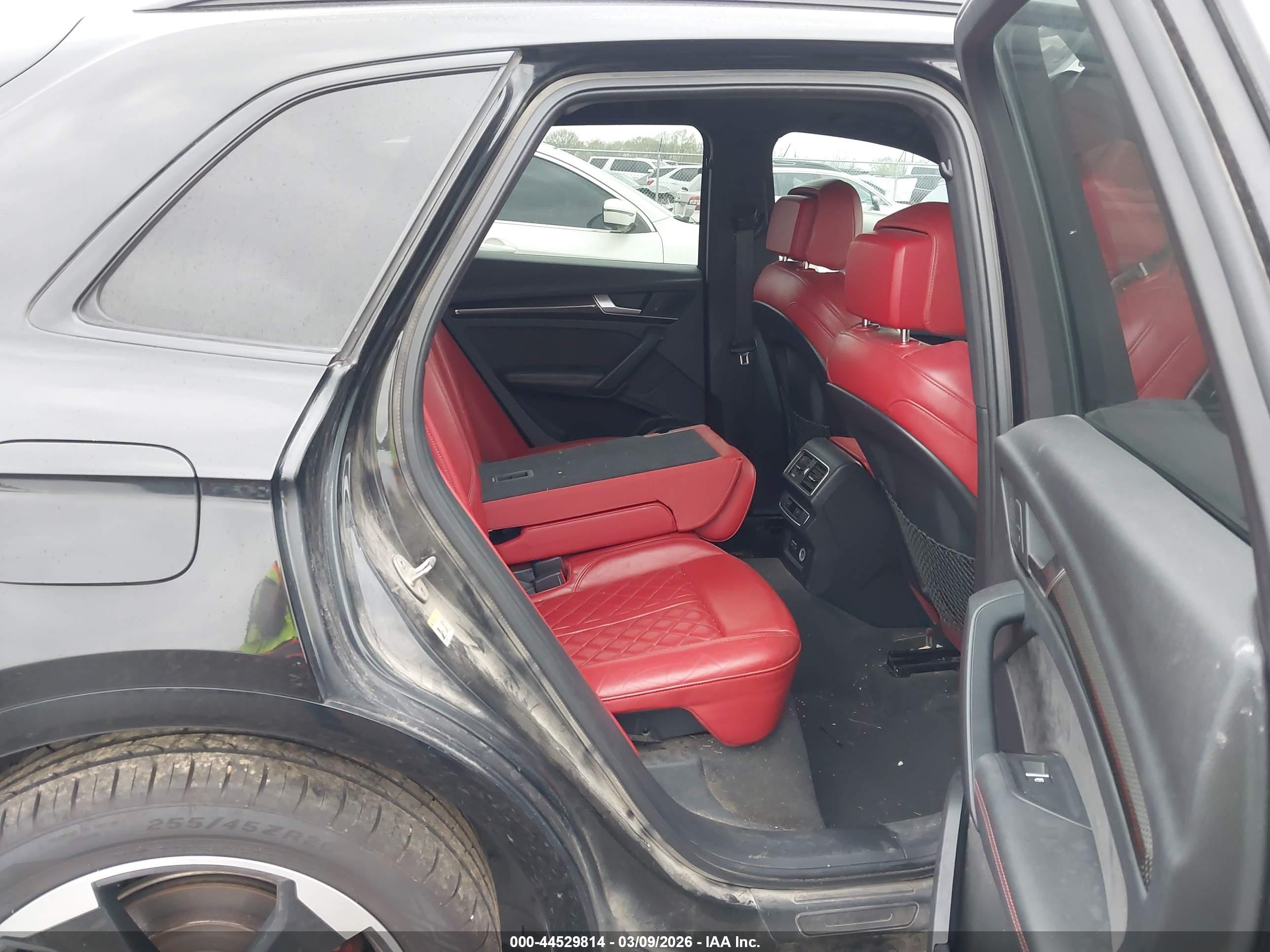 AUDI SQ5 image 8