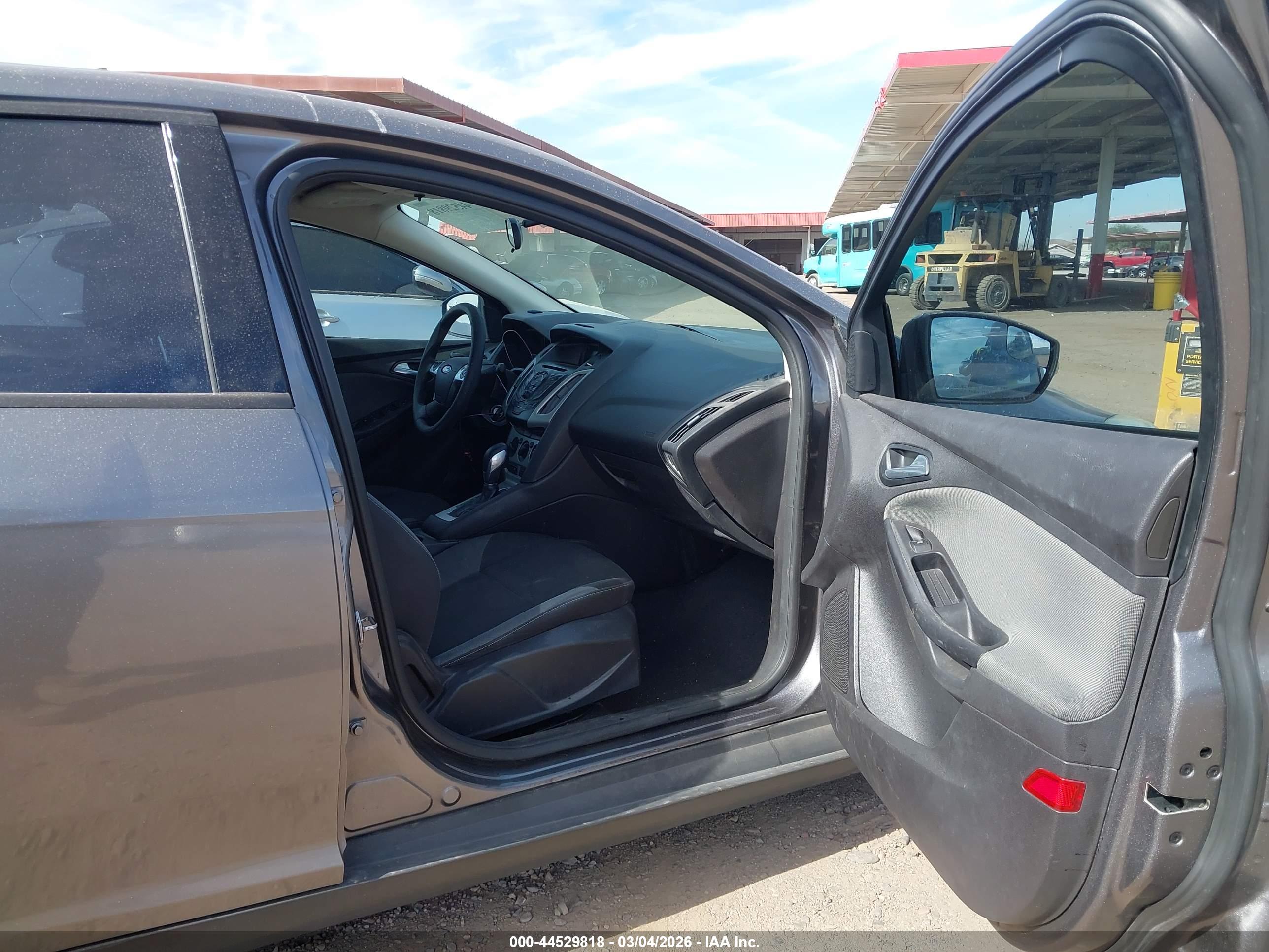 FORD FOCUS image 5