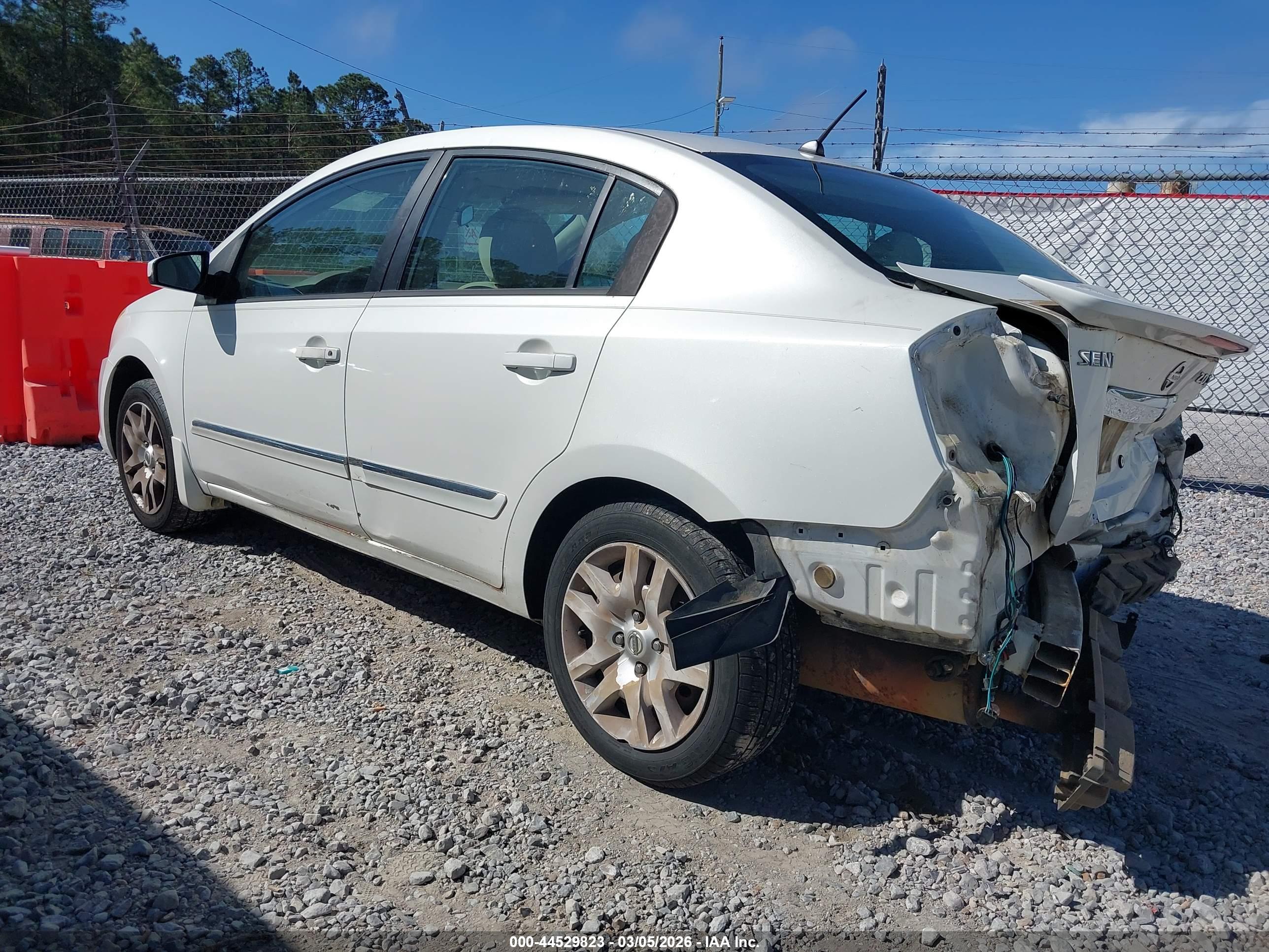 NISSAN SENTRA image 3