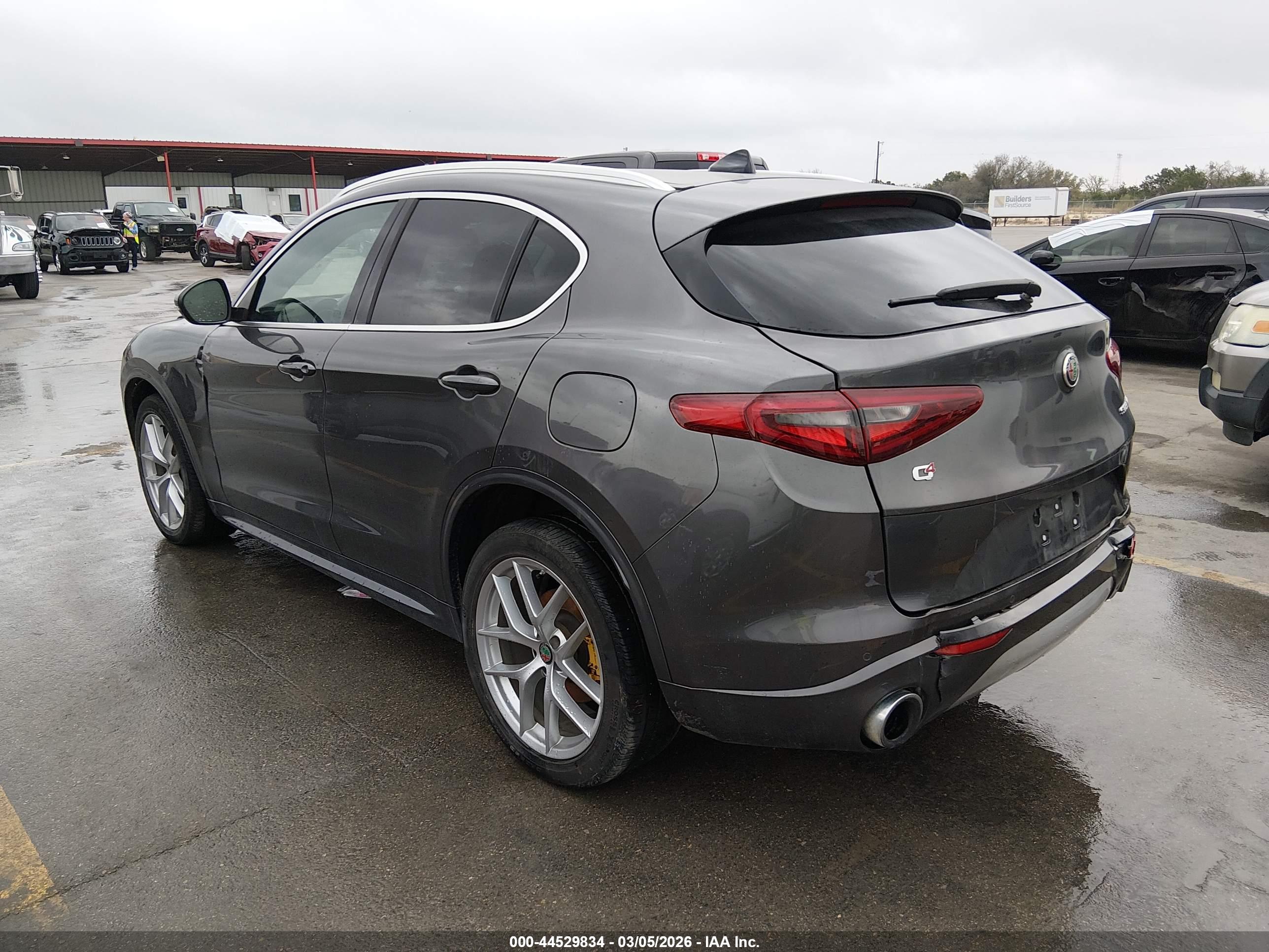 ALFA ROMEO image 3