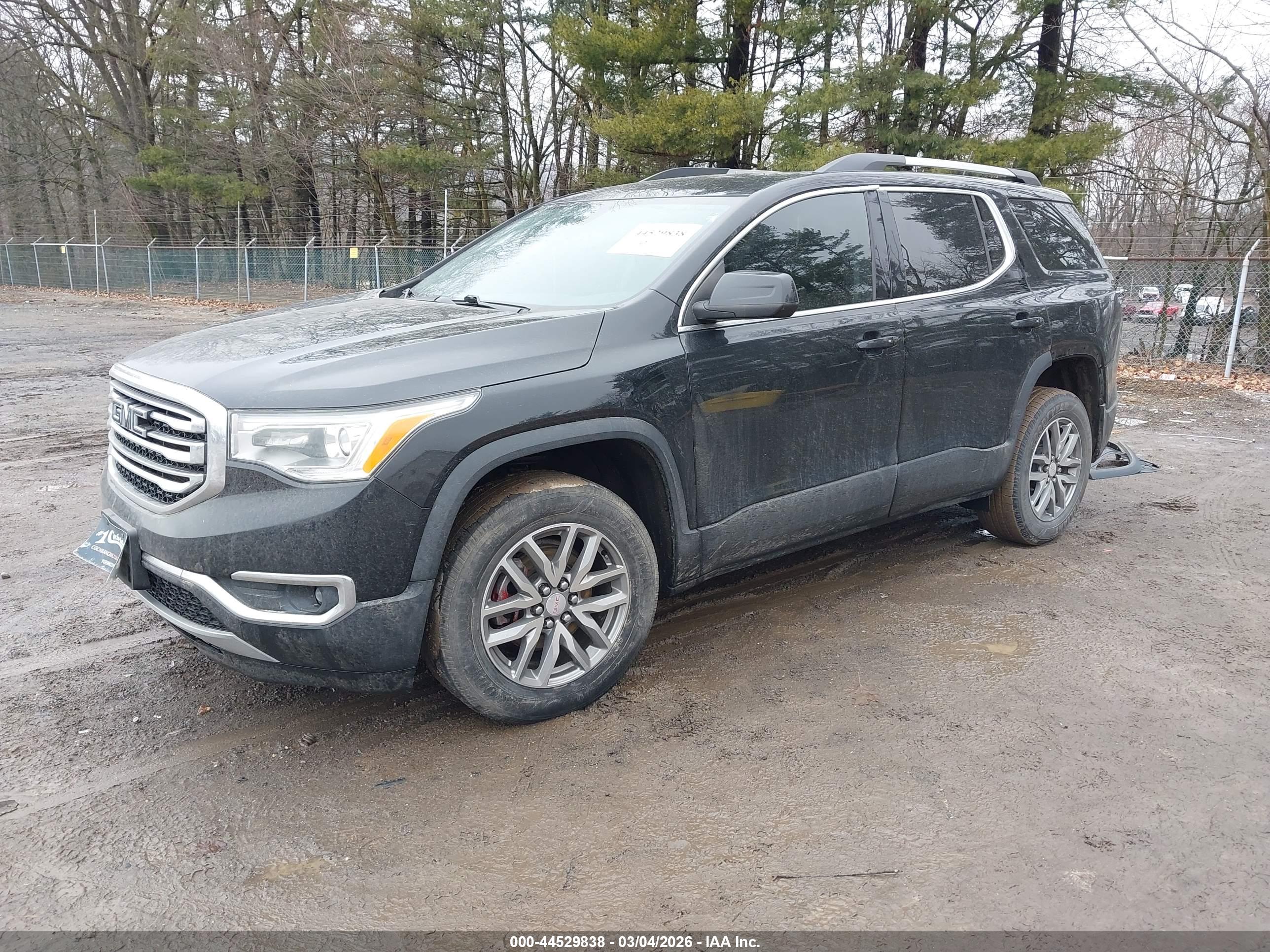 GMC ACADIA image 2
