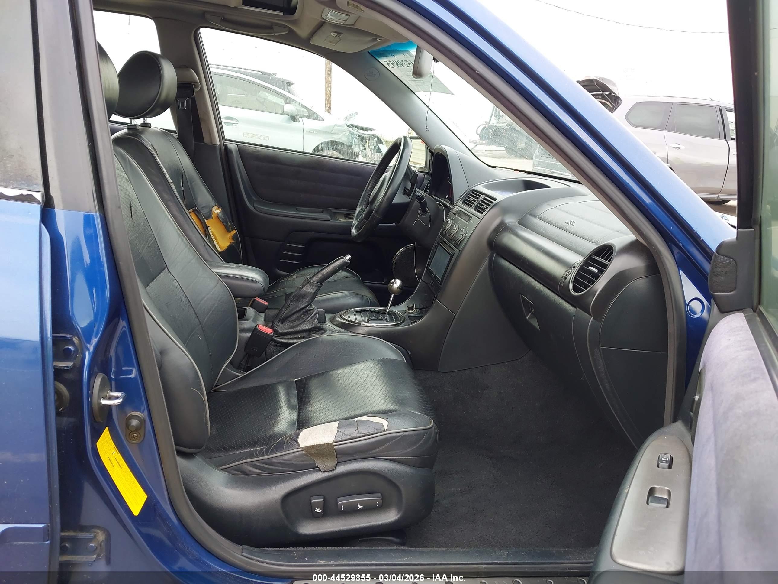 LEXUS IS image 5