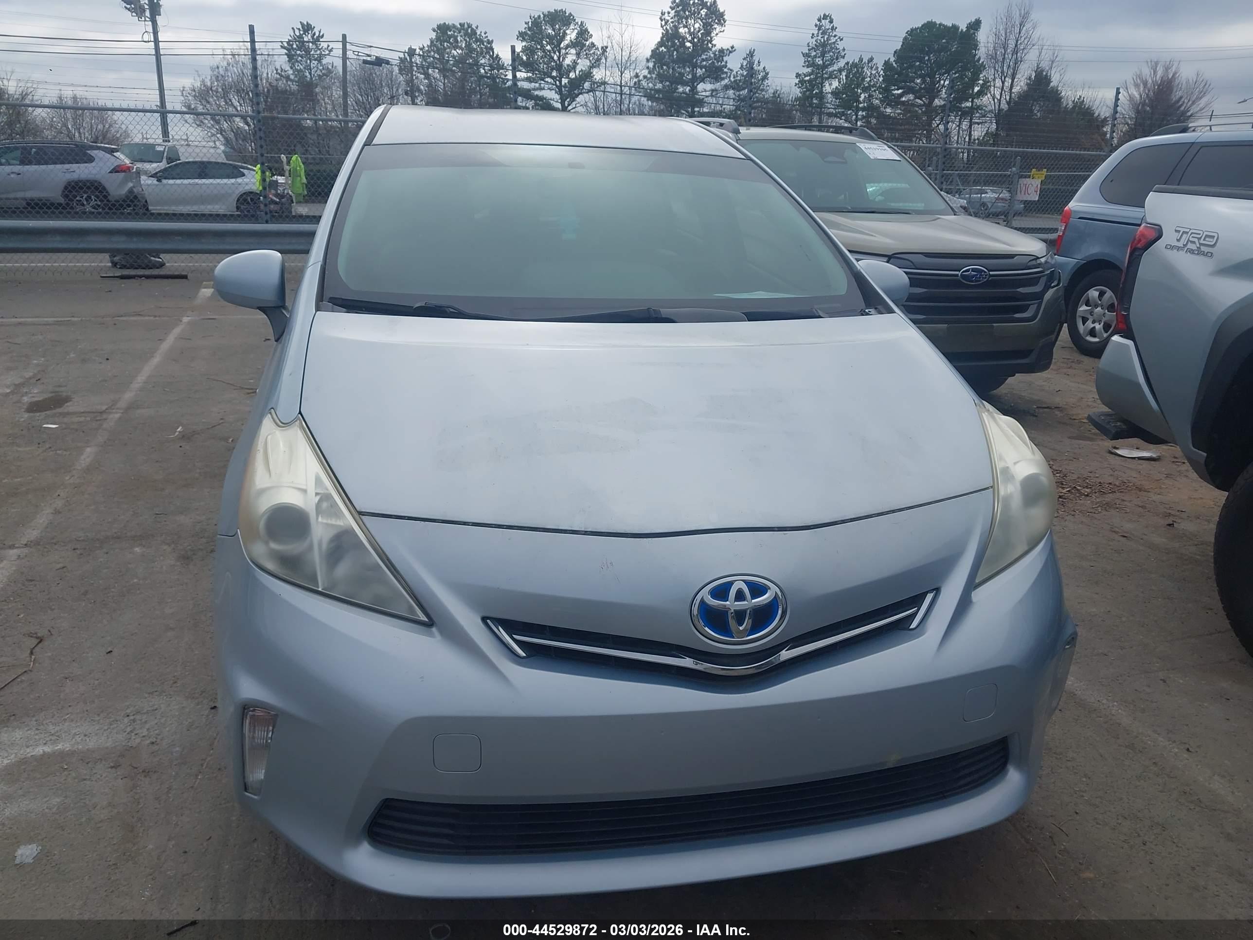 TOYOTA PRIUS image 6