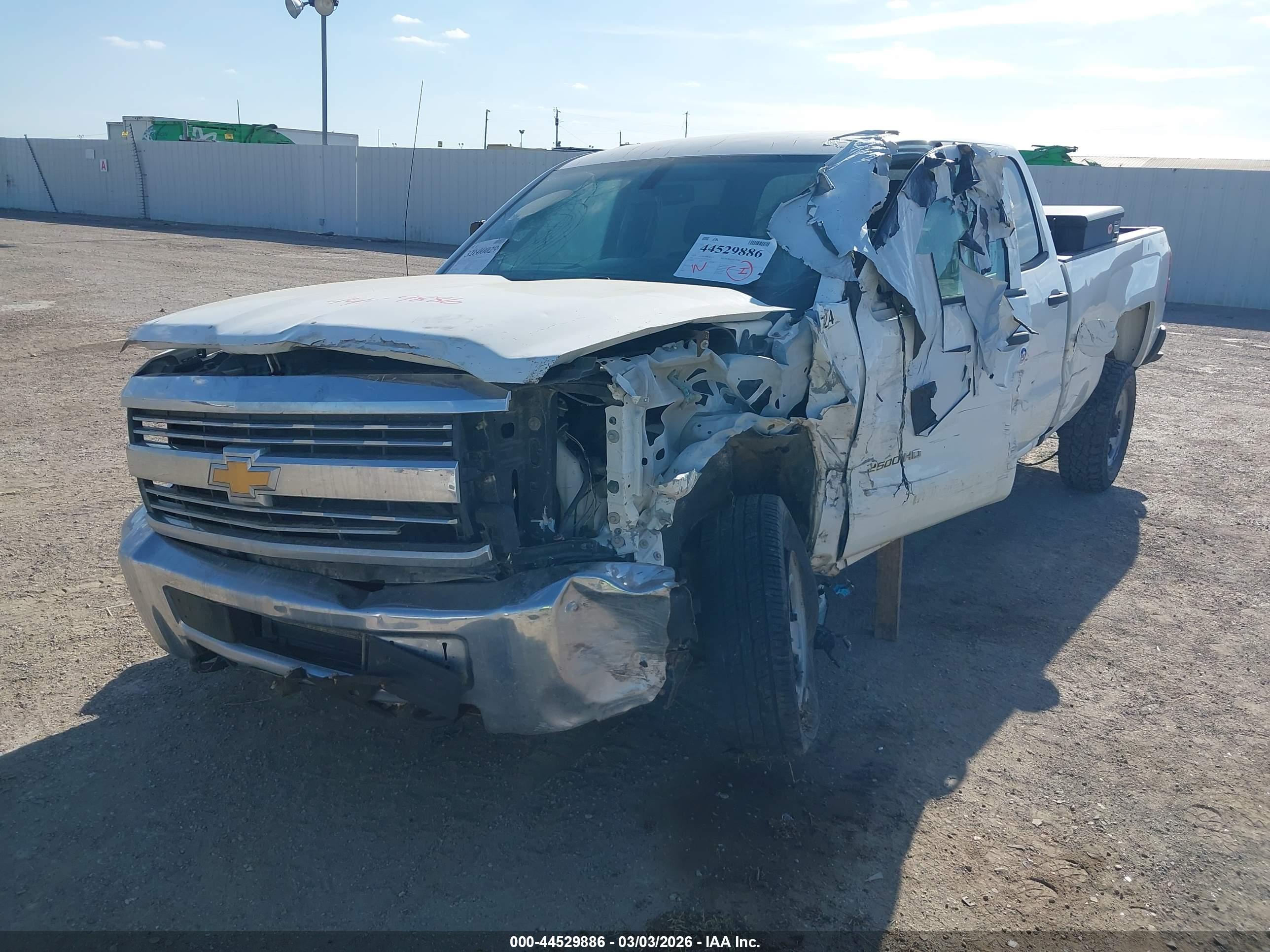 CHEVROLET SILVERADO image 2
