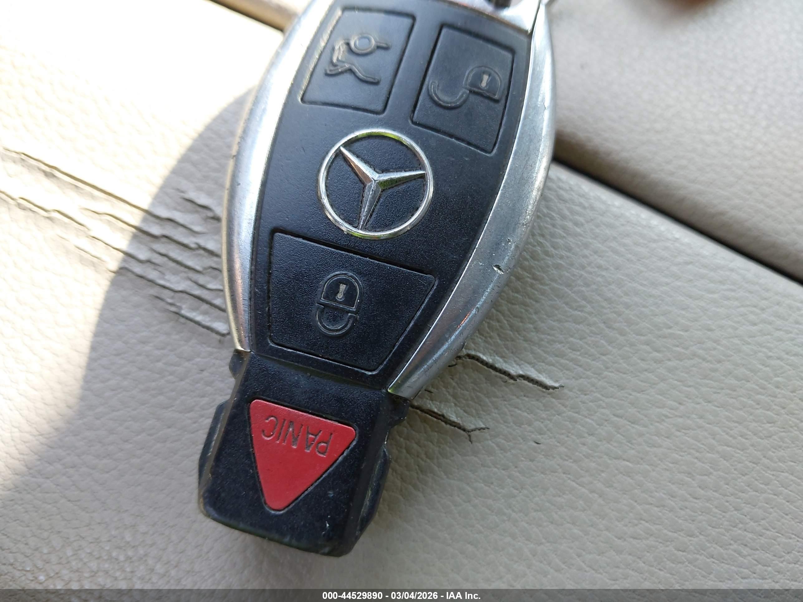 MERCEDES-BENZ E image 11