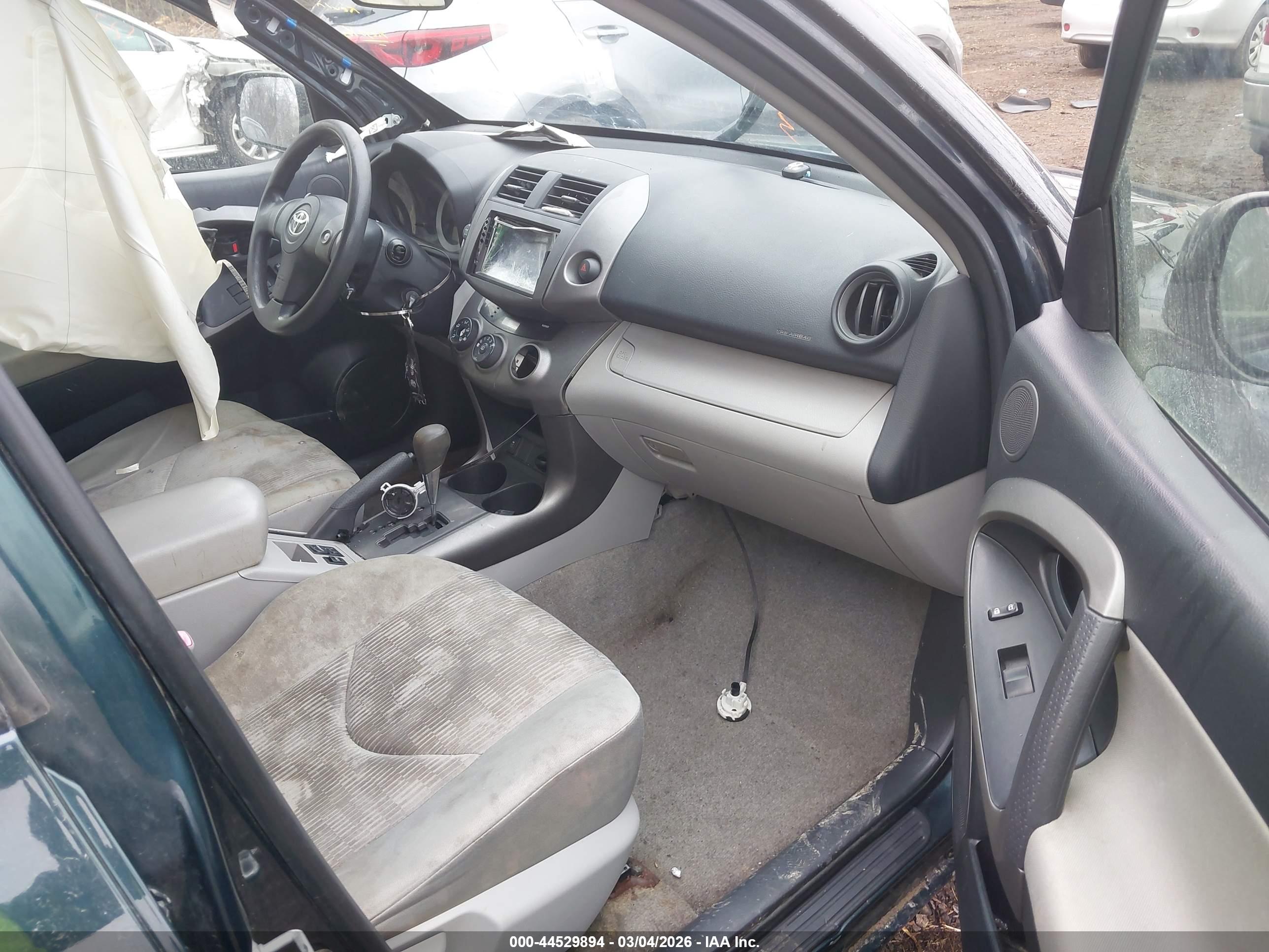 TOYOTA RAV4 image 5