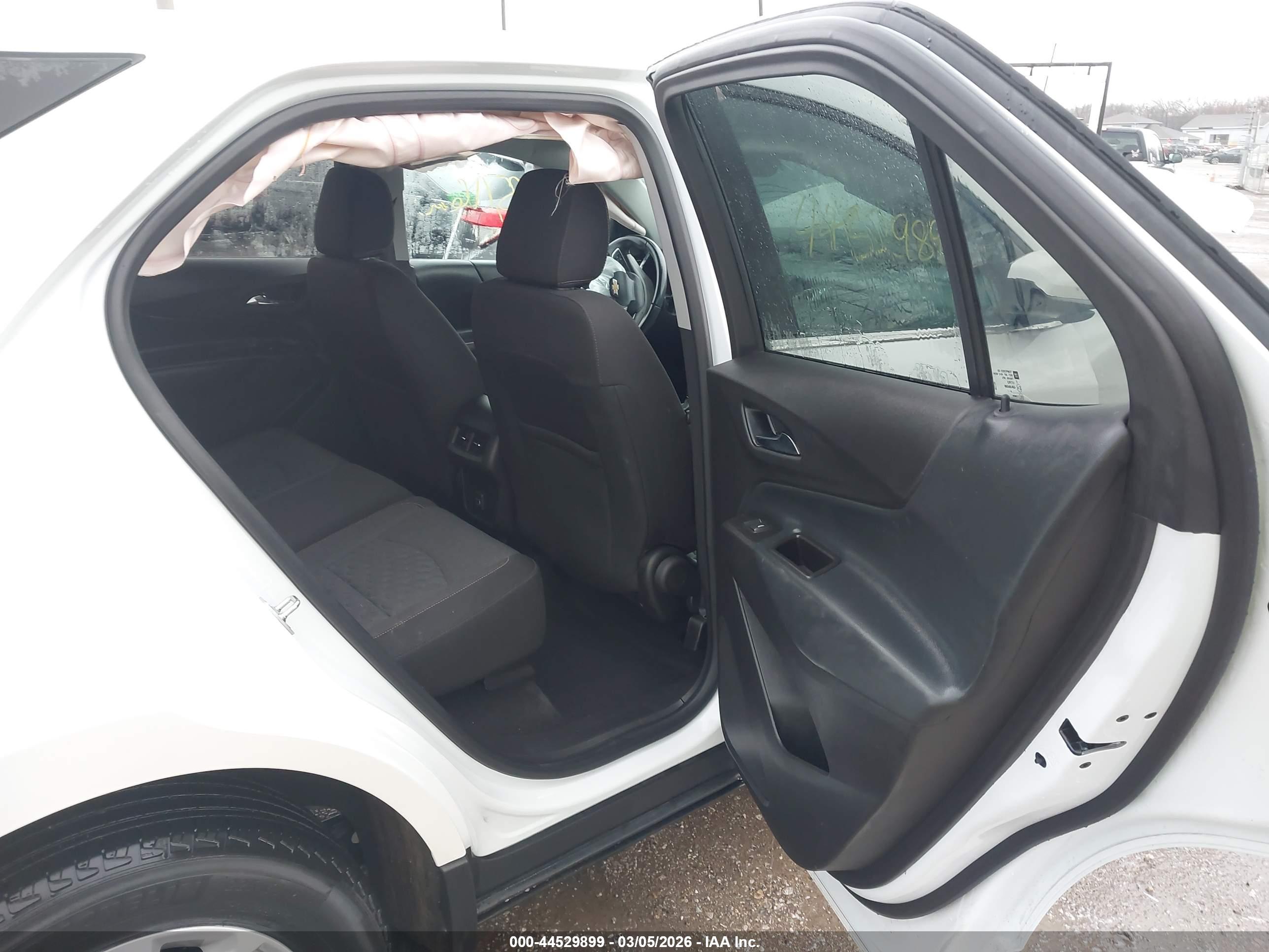 CHEVROLET EQUINOX image 8