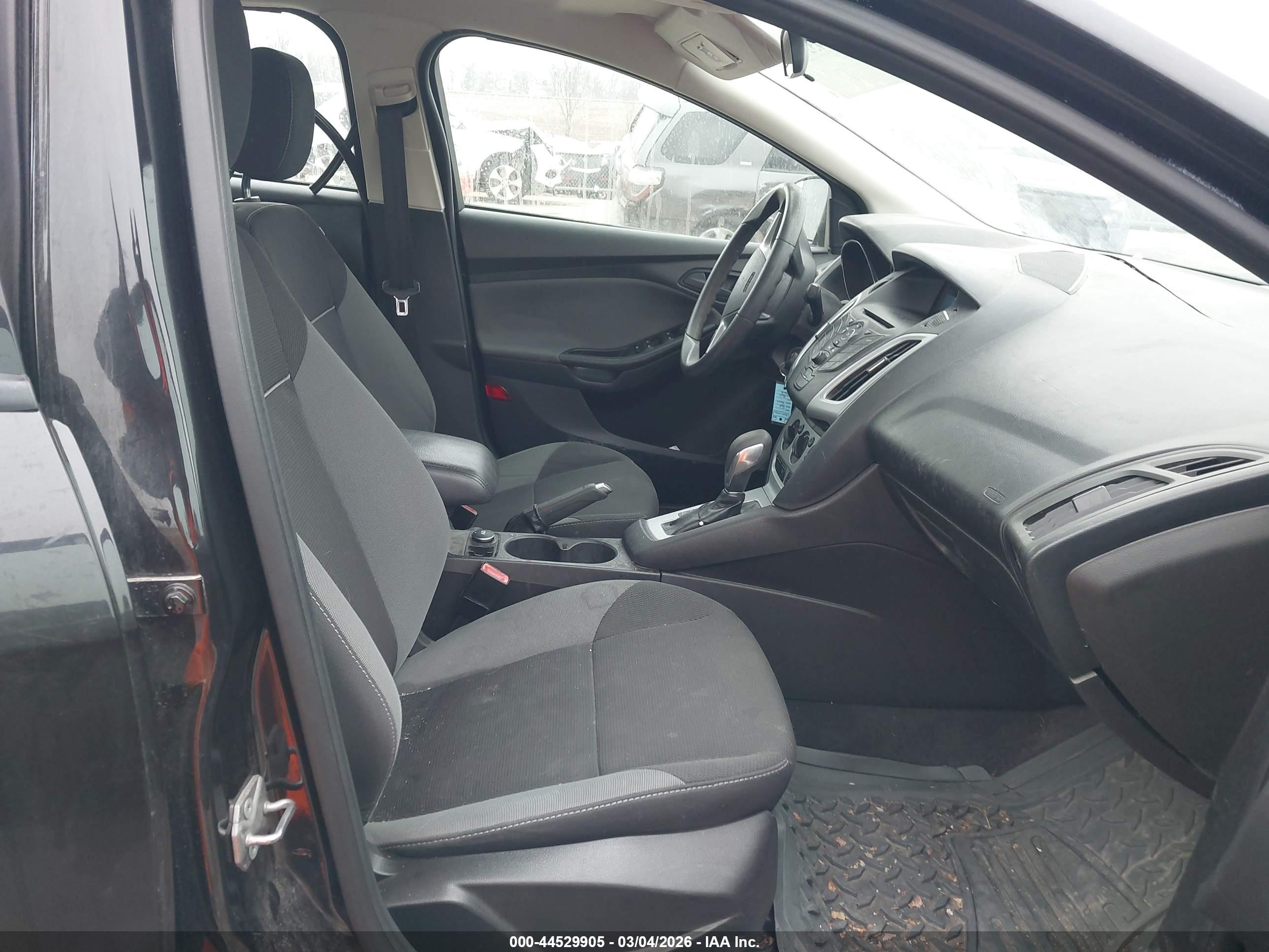 FORD FOCUS image 5